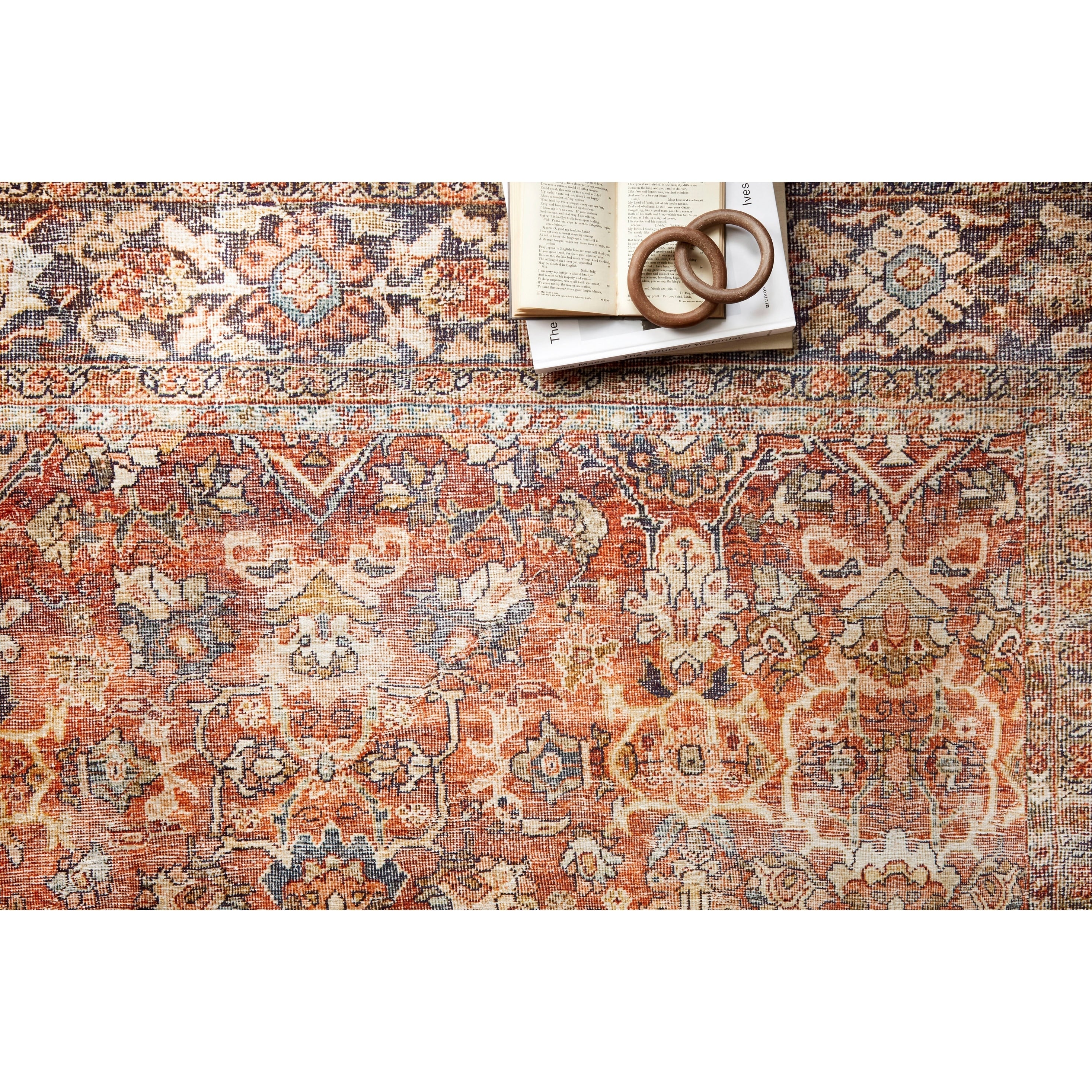Tapis imprimé à bordure vintage Isabelle d'Alexander Home