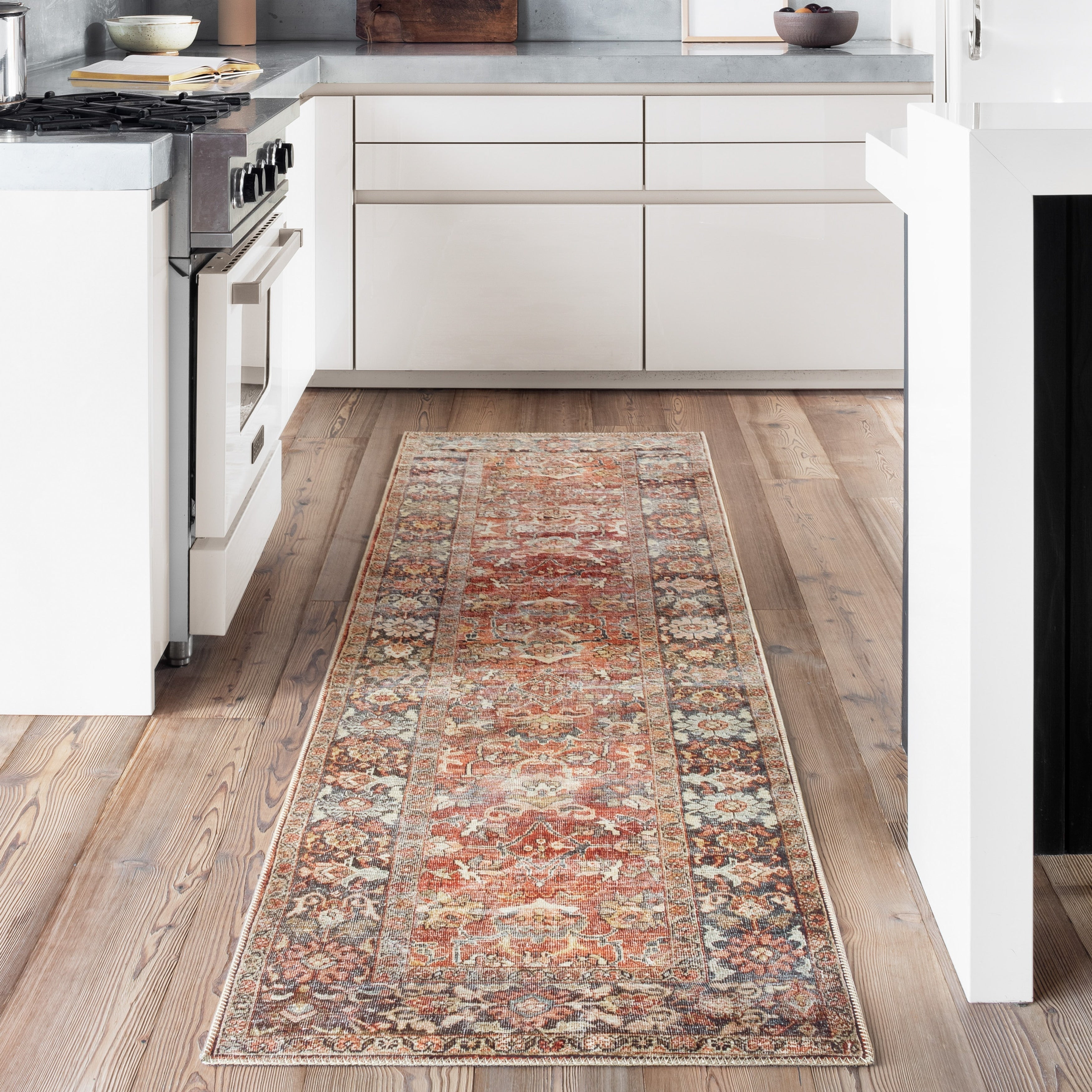 Tapis imprimé à bordure vintage Isabelle d'Alexander Home