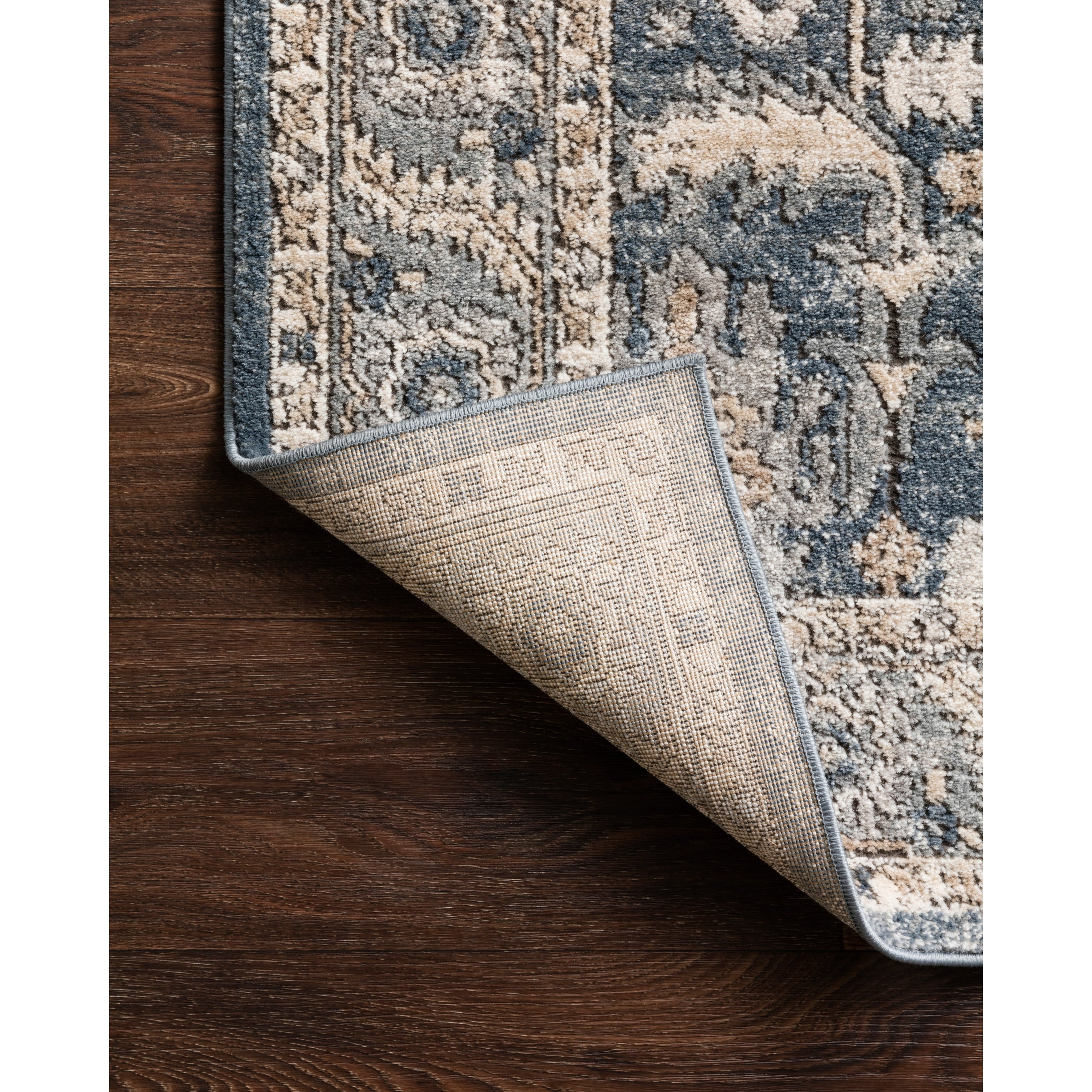 Tapis traditionnel en ferronnerie ornementale Josefina d'Alexander Home