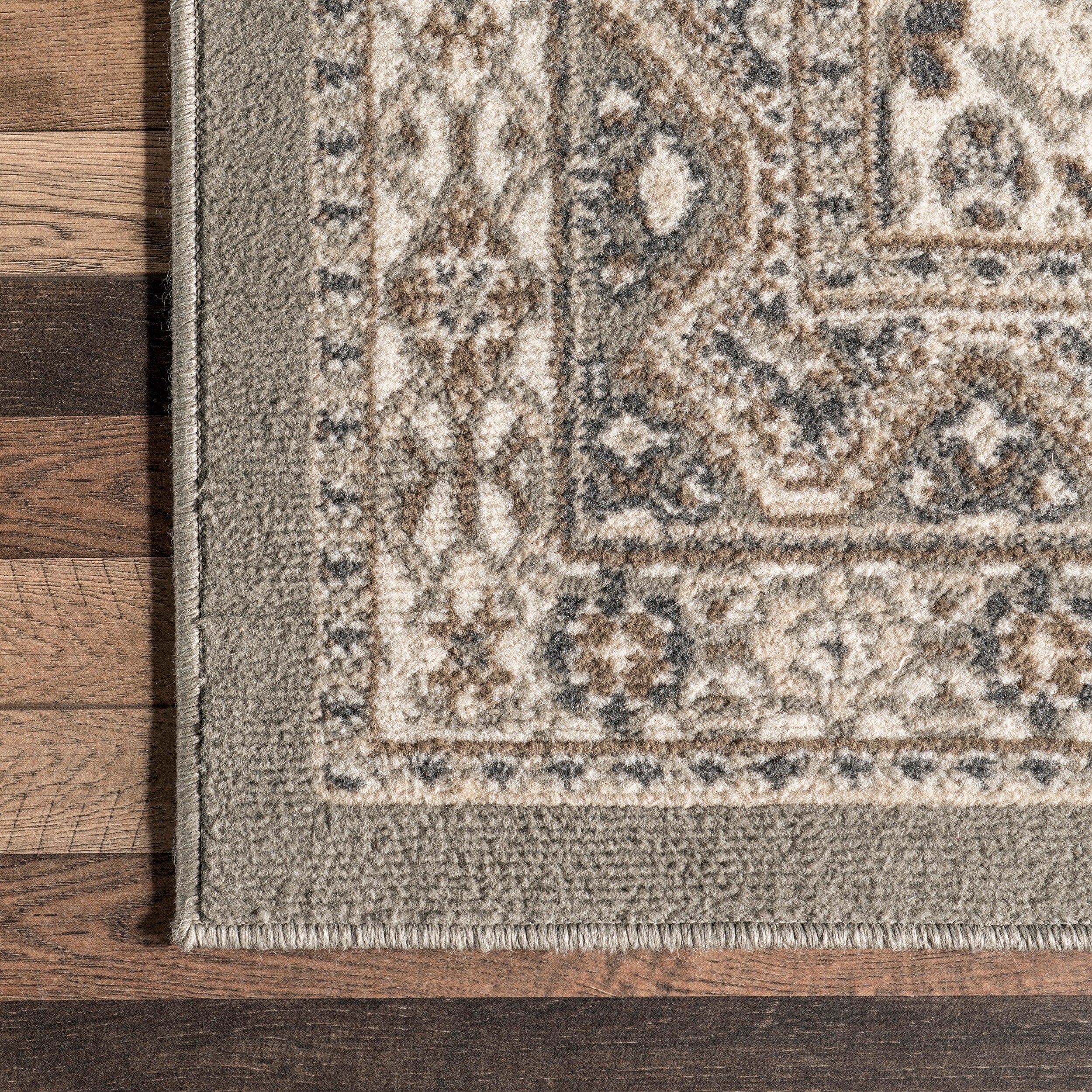 Tapis carrelé traditionnel Nuloom Becca