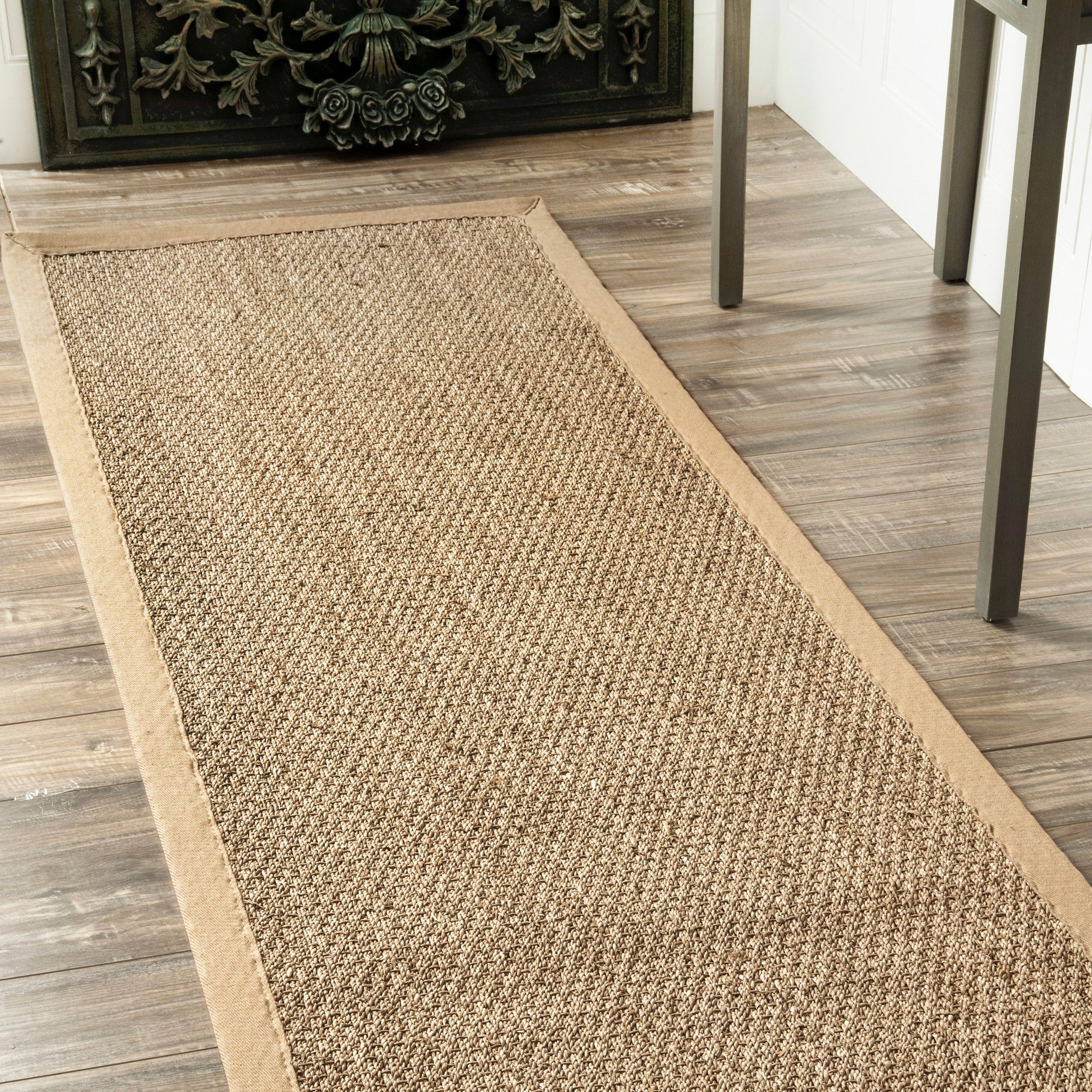 Tapis Nuloom Kiana Casual avec bordure en jonc de mer