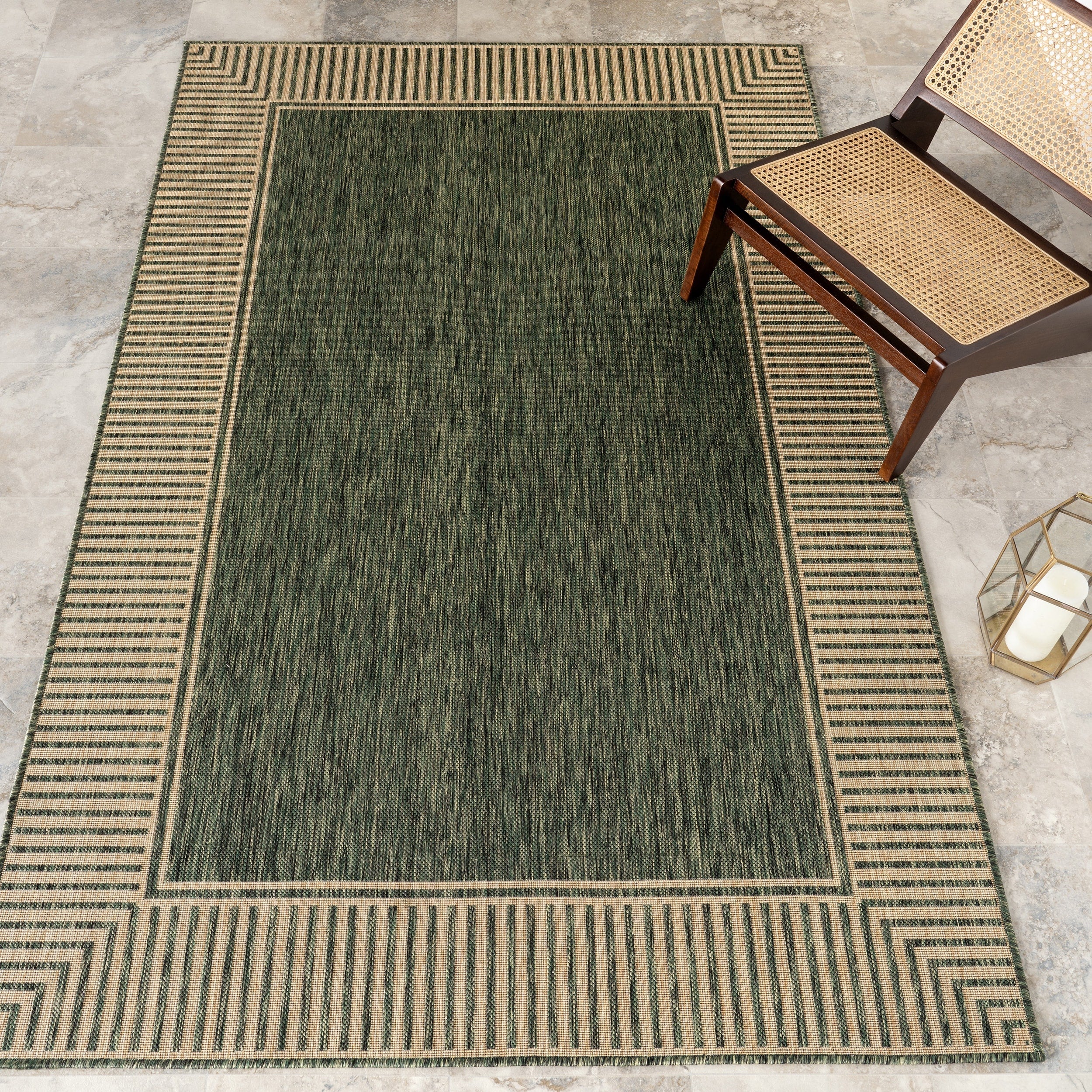 Tapis d'intérieur/extérieur classique à bordures Nuloom Leah