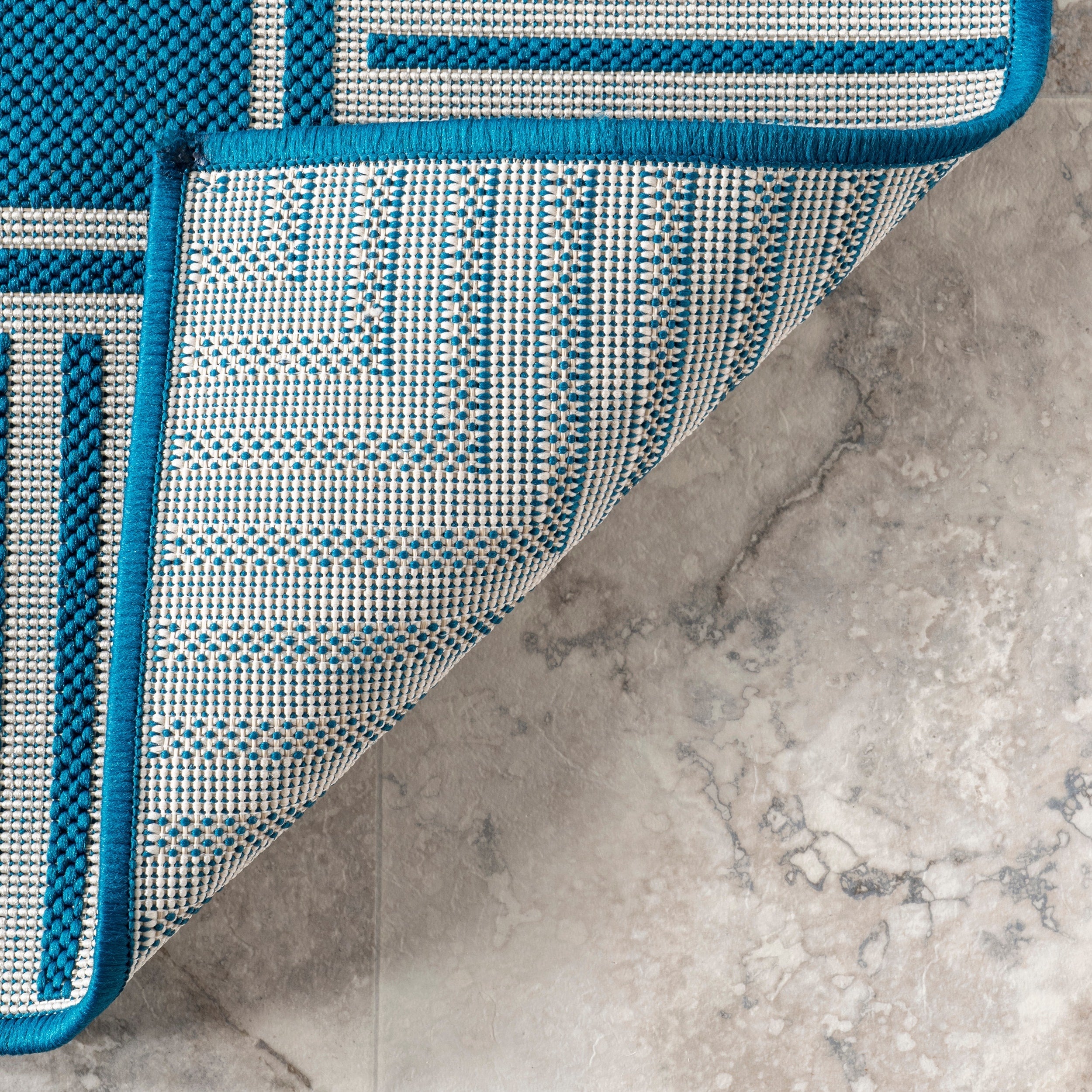 Tapis d'intérieur/extérieur classique à bordures Nuloom Leah