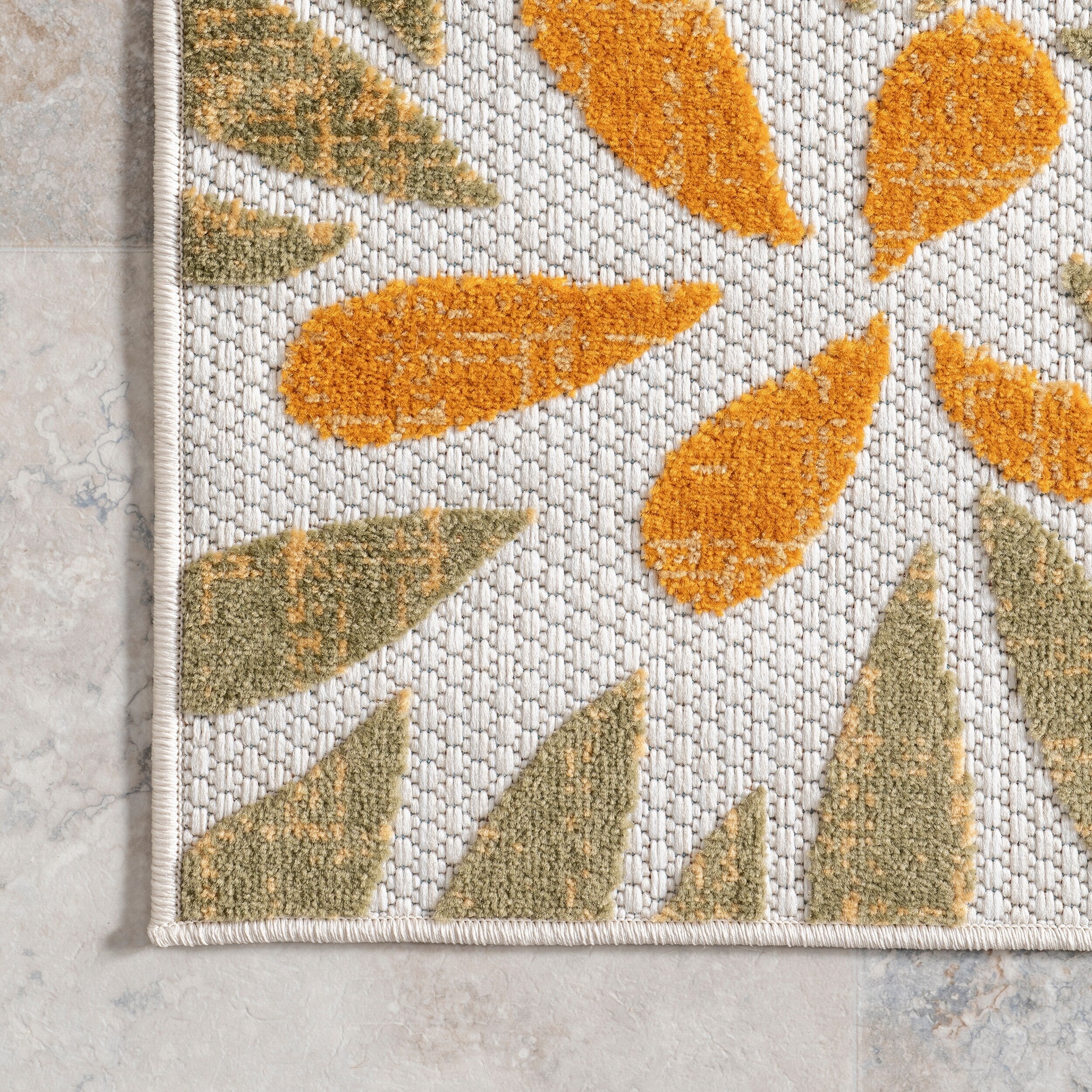 Tapis d'intérieur/extérieur à motif floral audacieux Nuloom Ronda