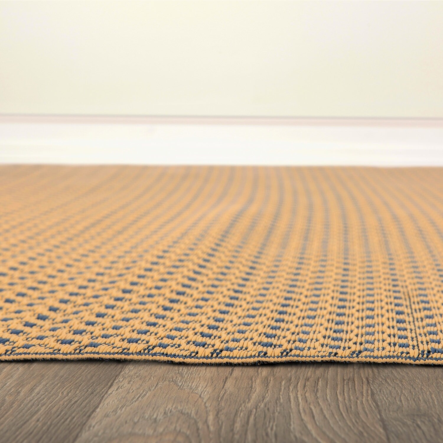 Tapis d'extérieur réversibles en plastique solide et contemporain