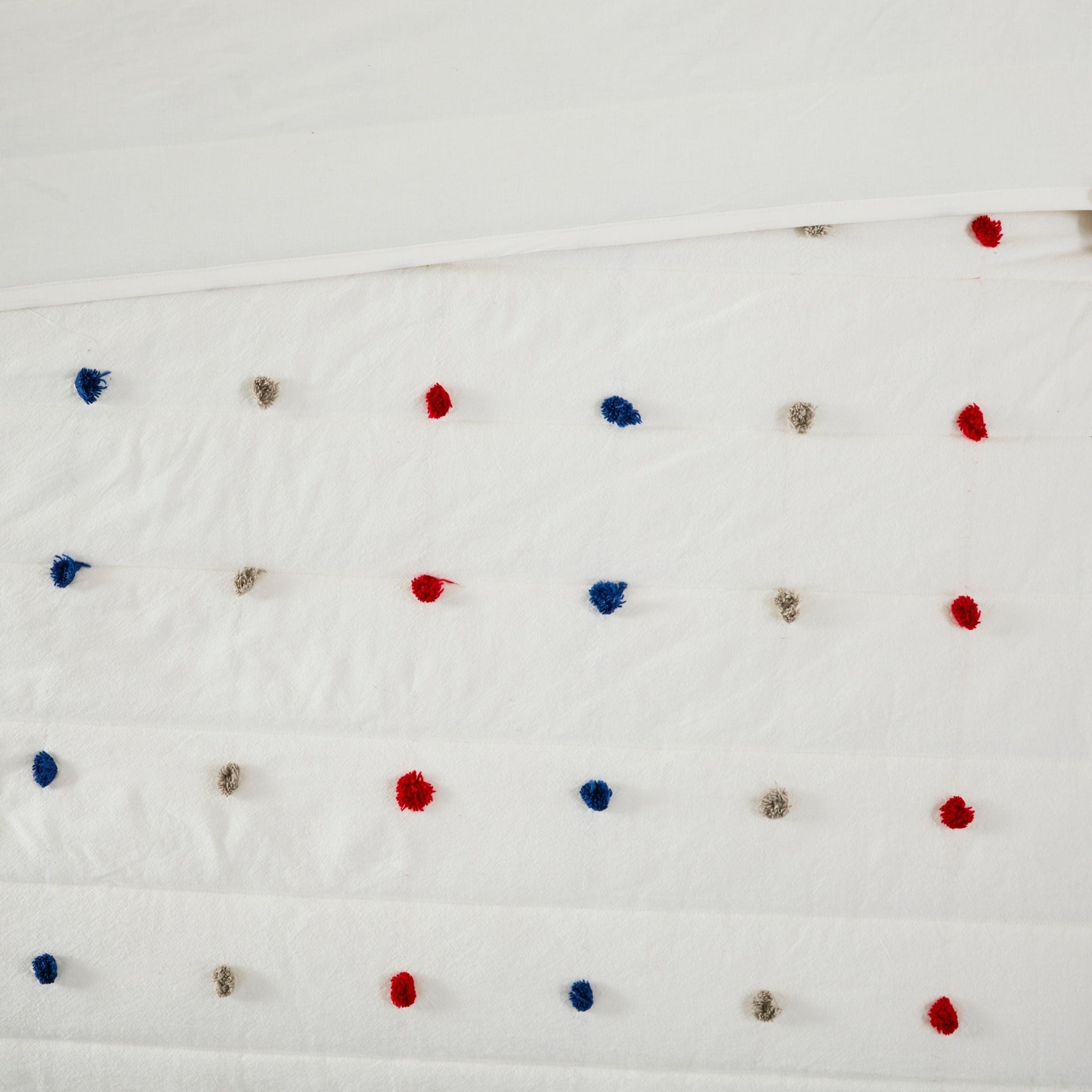 Parure de lit en jacquard de coton à pompons Ensley pour enfants, design intelligent, avec coussins décoratifs