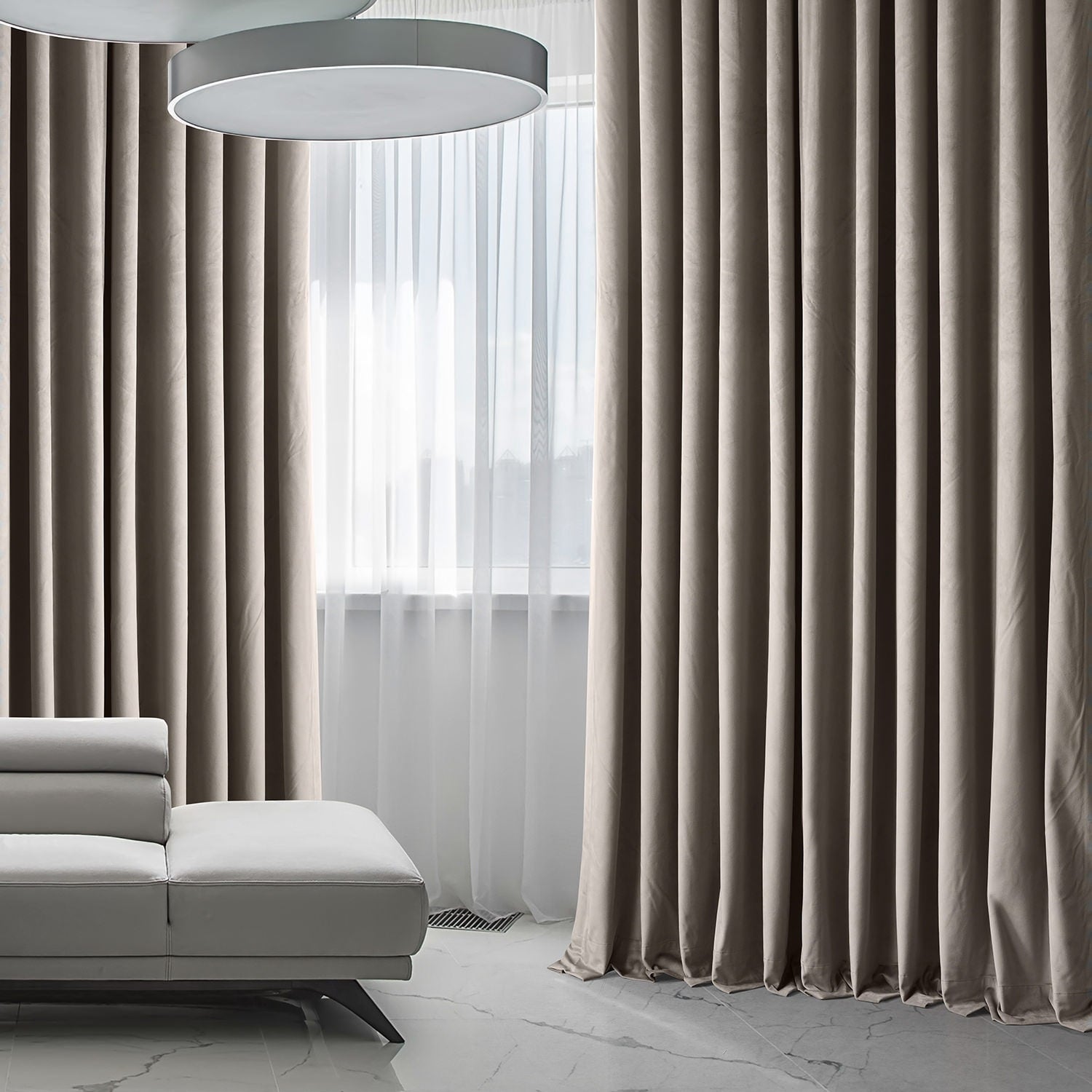 Rideaux occultants en velours moelleux Signature Exclusive Fabrics pour hôtel (1 panneau) - Draperie douce et luxueuse pour un contrôle de la lumière et une élégance optimale