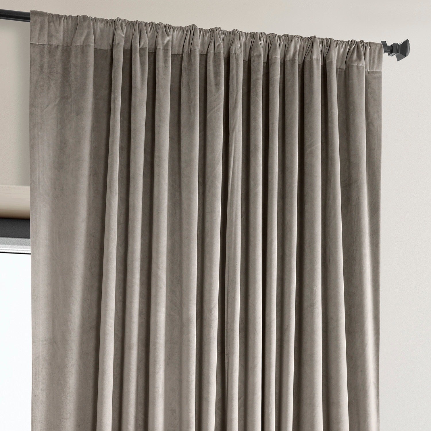 Rideaux occultants en velours moelleux Signature Exclusive Fabrics pour hôtel (1 panneau) - Draperie douce et luxueuse pour un contrôle de la lumière et une élégance optimale