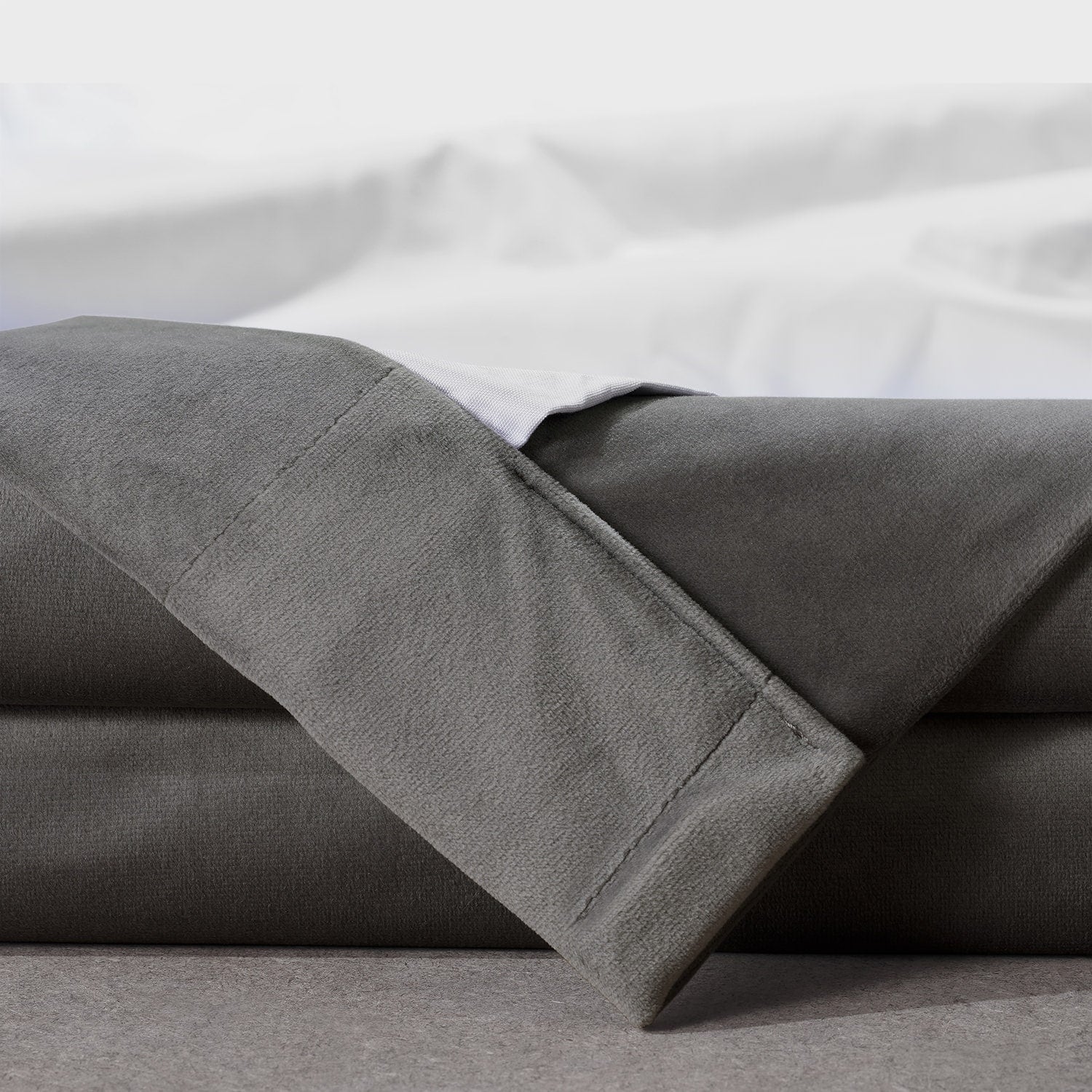 Rideaux occultants en velours moelleux Signature Exclusive Fabrics pour hôtel (1 panneau) - Draperie douce et luxueuse pour un contrôle de la lumière et une élégance optimale