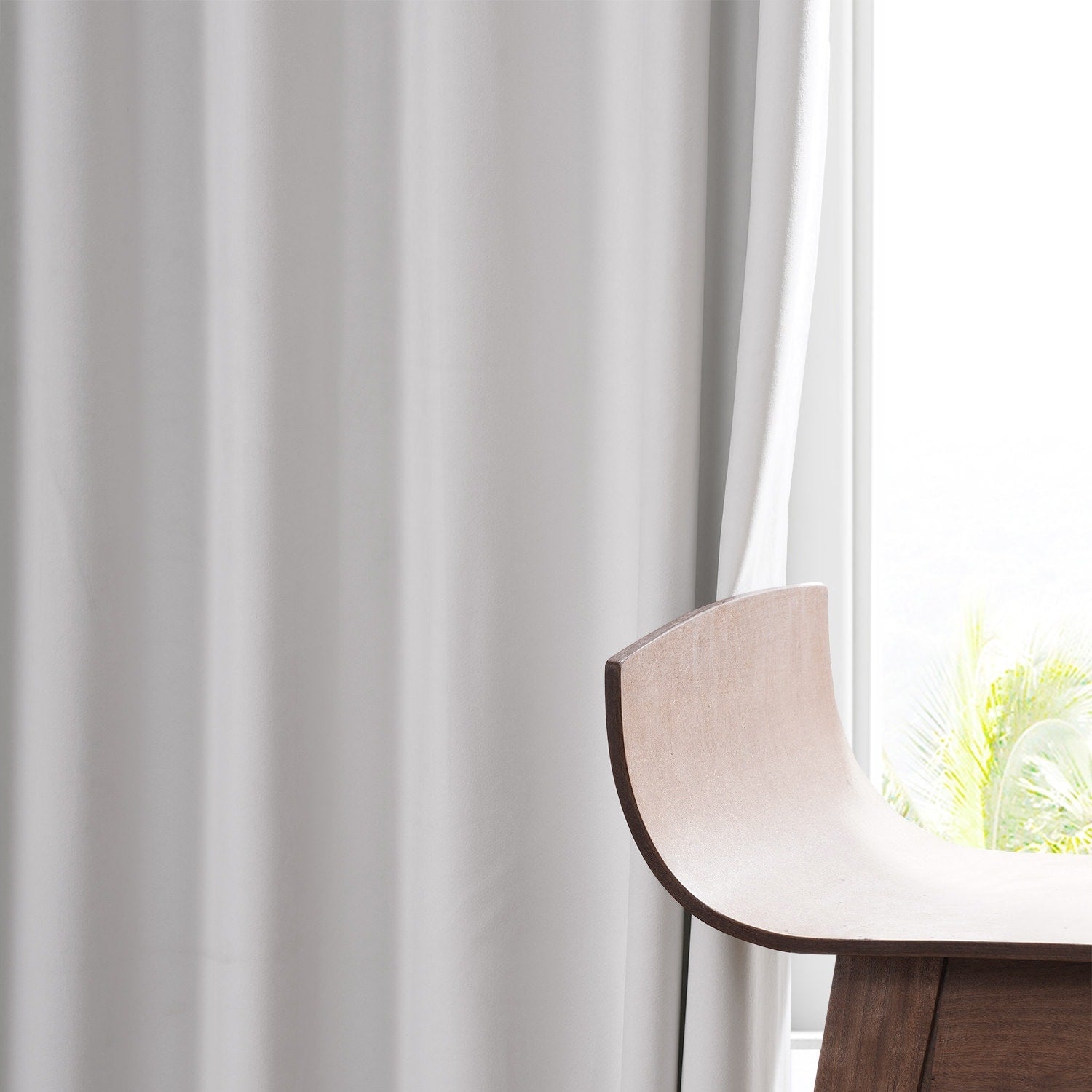 Rideaux occultants en velours moelleux Signature Exclusive Fabrics pour hôtel (1 panneau) - Draperie douce et luxueuse pour un contrôle de la lumière et une élégance optimale