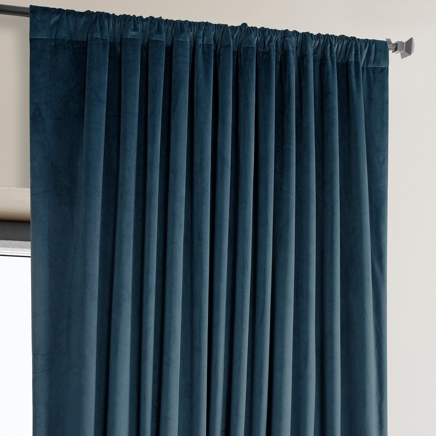 Rideaux occultants en velours moelleux Signature Exclusive Fabrics pour hôtel (1 panneau) - Draperie douce et luxueuse pour un contrôle de la lumière et une élégance optimale