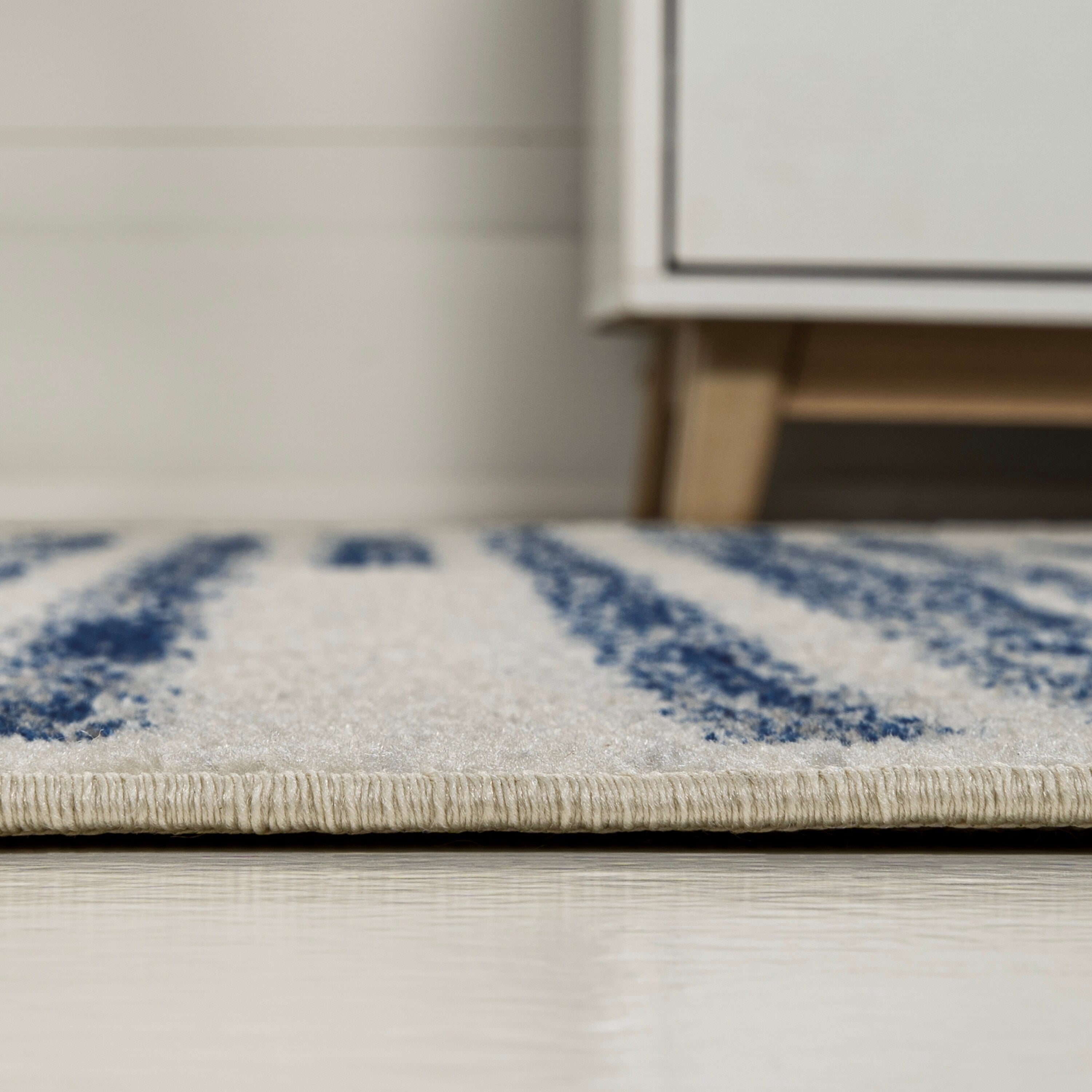 JONATHAN Y Tapis moderne à rayures berbères Aksil