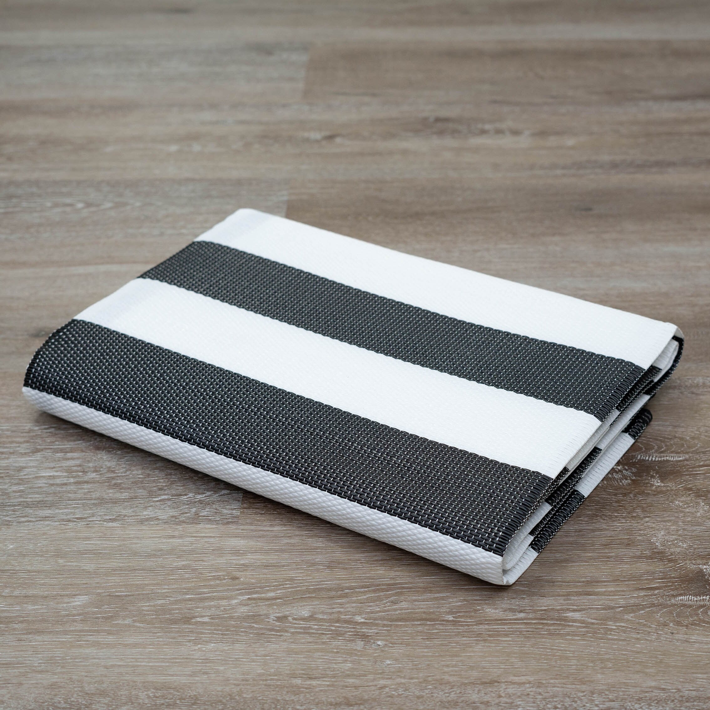 Tapis d'intérieur et d'extérieur à rayures de plage Lalune