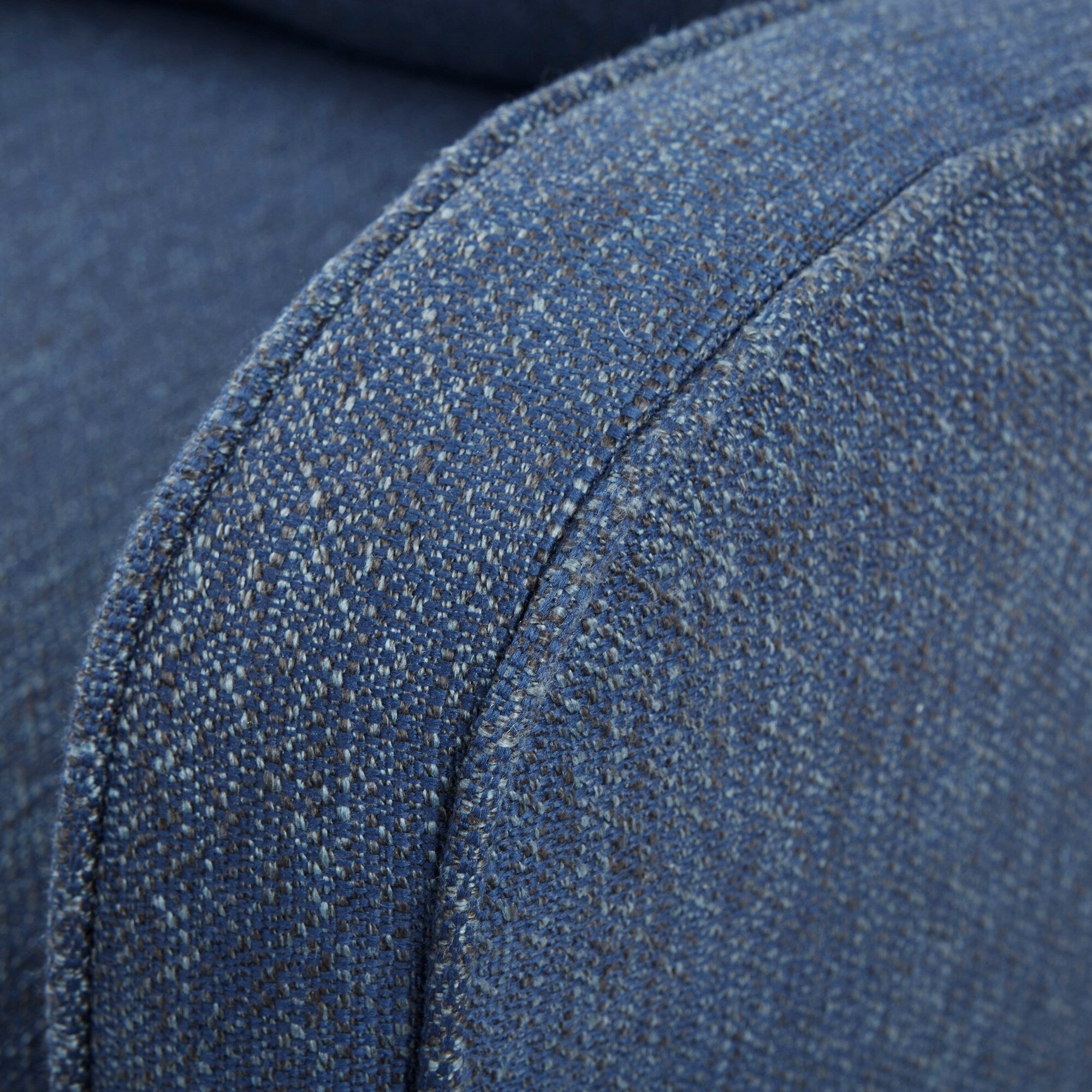 Fauteuil pivotant incurvé rembourré Madison Park Betty