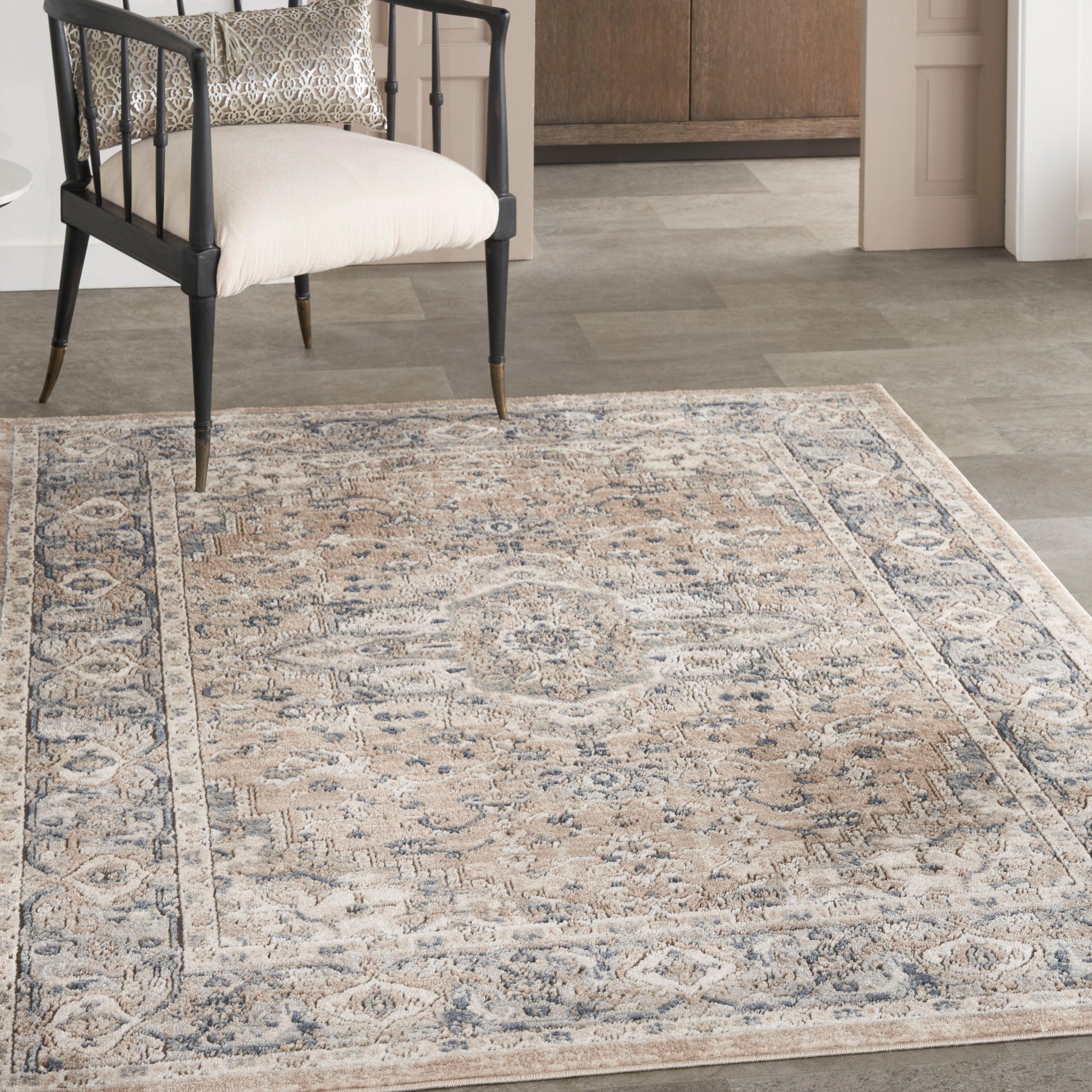 Tapis médaillon persan classique Nourison Concerto.