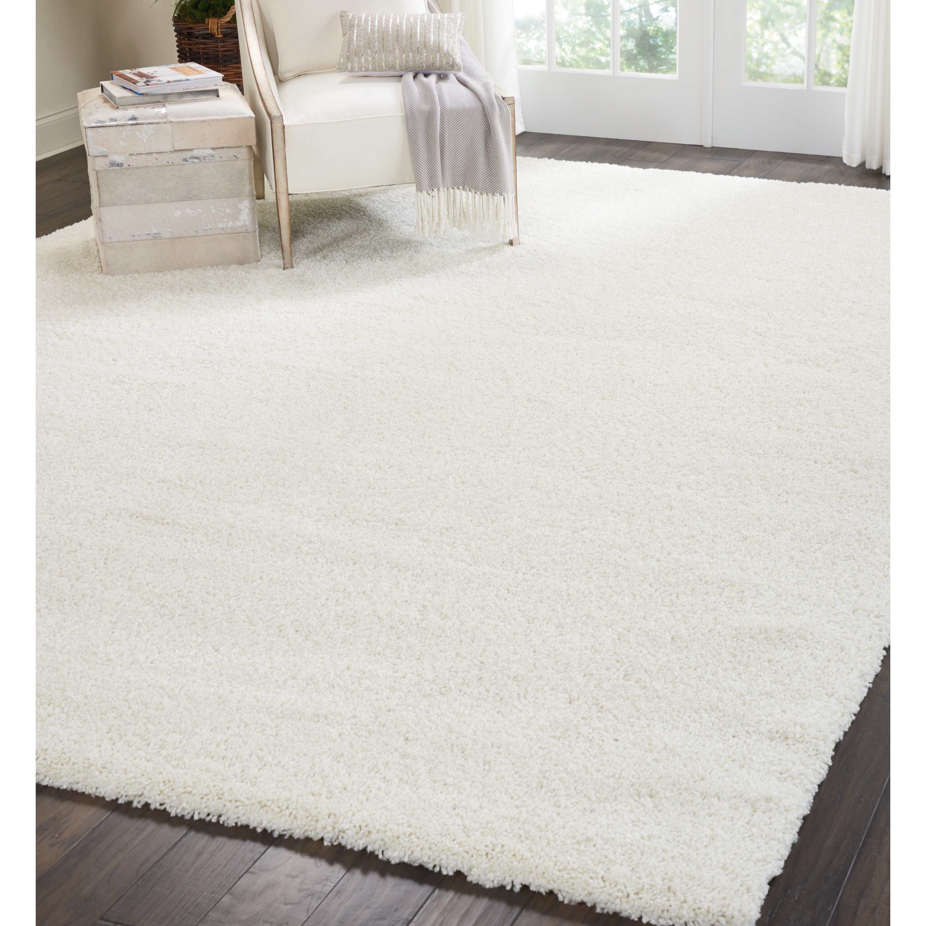 Tapis moderne en peluche solide Nourison Malibu Shag