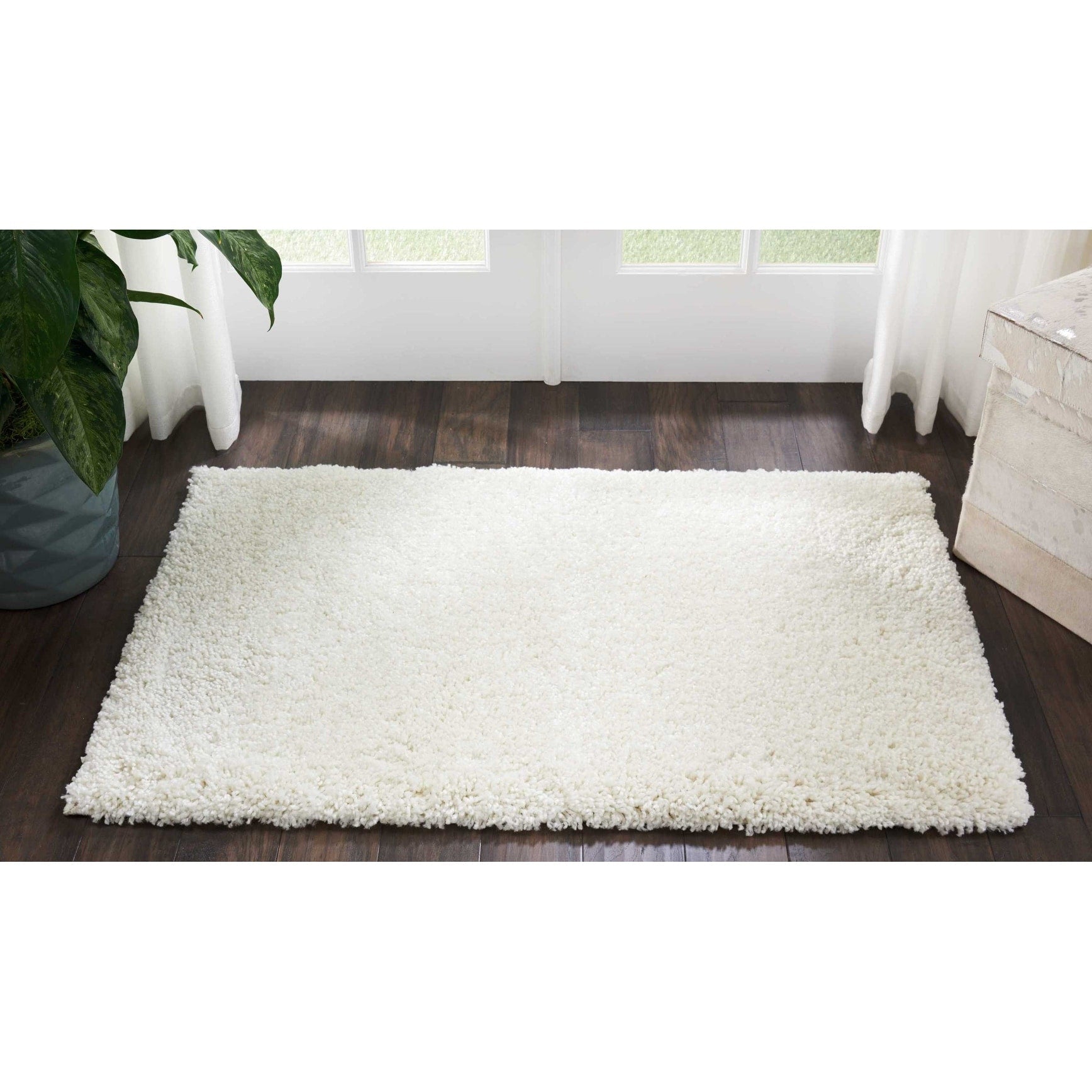 Tapis moderne en peluche solide Nourison Malibu Shag