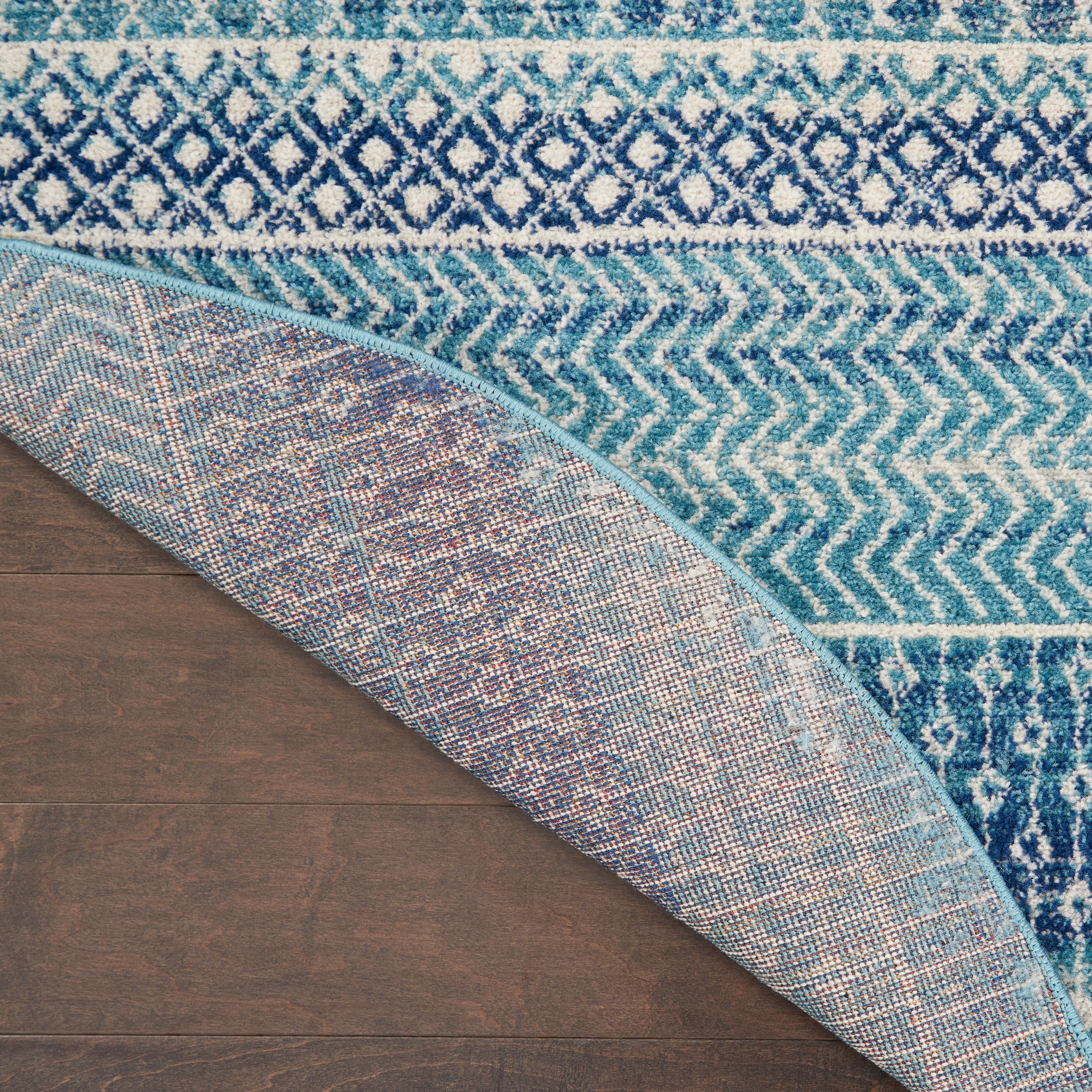 Tapis géométrique côtier bleu indigo Nourison Passion