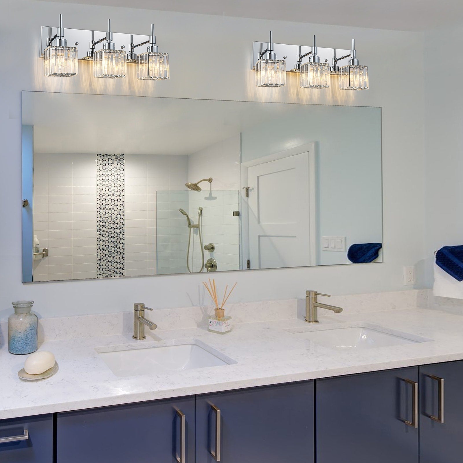 Luminaires de salle de bain en cristal à intensité variable Ora Modern sur miroir Glam Vanity Lights