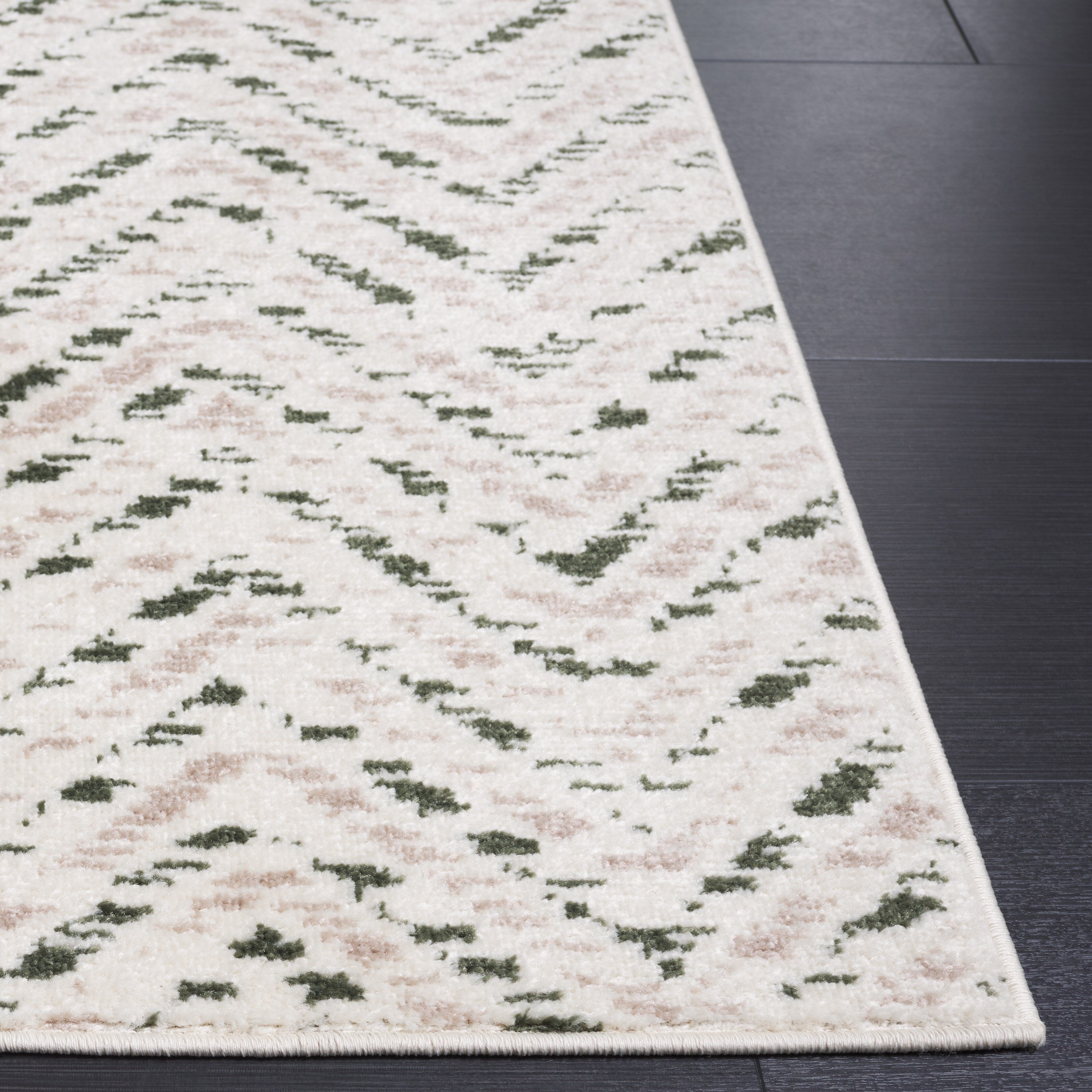Tapis Adirondack Hildegard Chevron vieilli SAFAVIEH