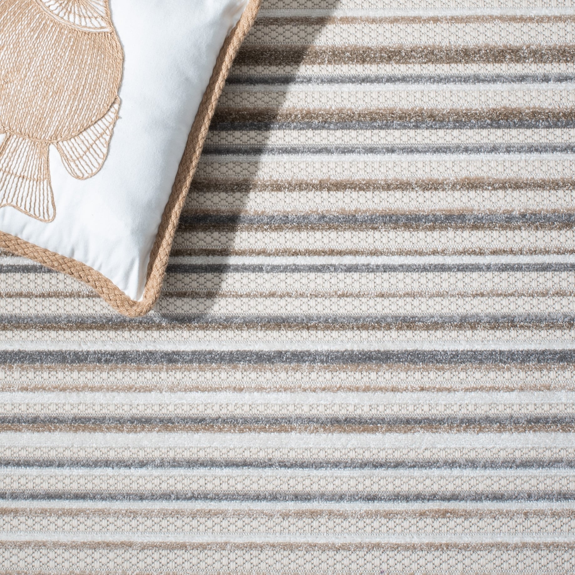 Tapis de patio imperméable à rayures pour intérieur/extérieur SAFAVIEH Cabana Gafia