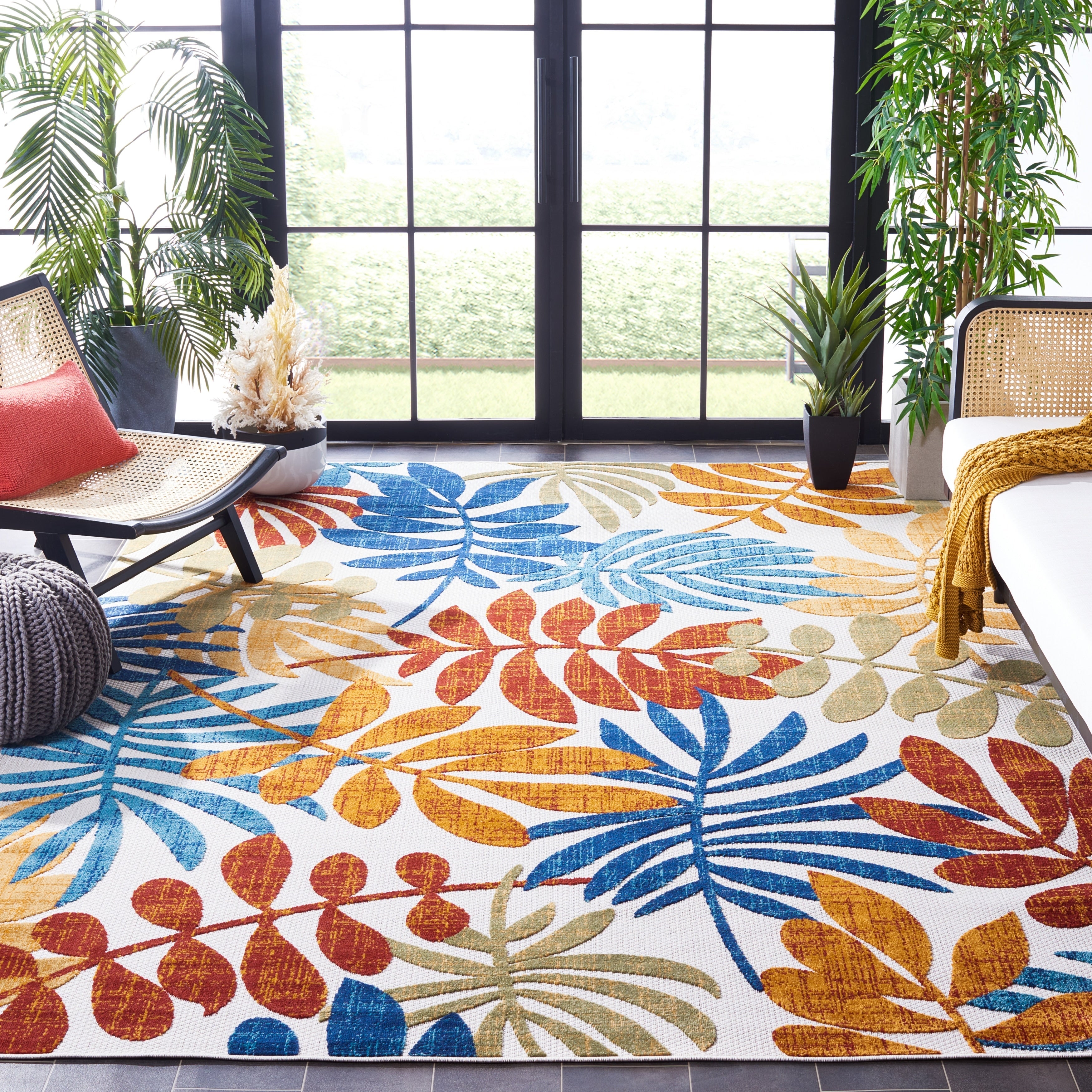 Tapis de patio imperméable à motif floral pour intérieur/extérieur SAFAVIEH Cabana Neera