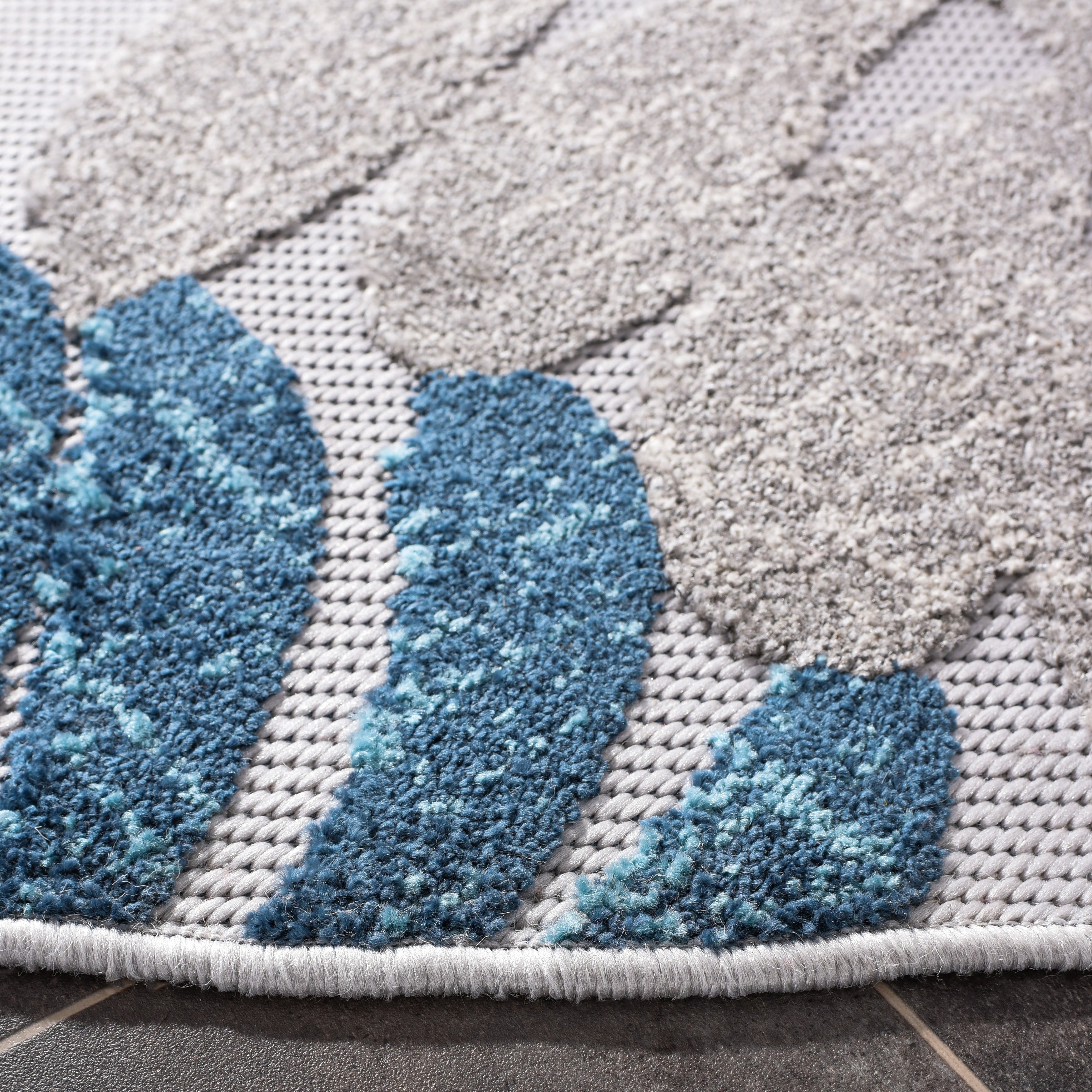 Tapis de patio imperméable à motif floral pour intérieur/extérieur SAFAVIEH Cabana Neera