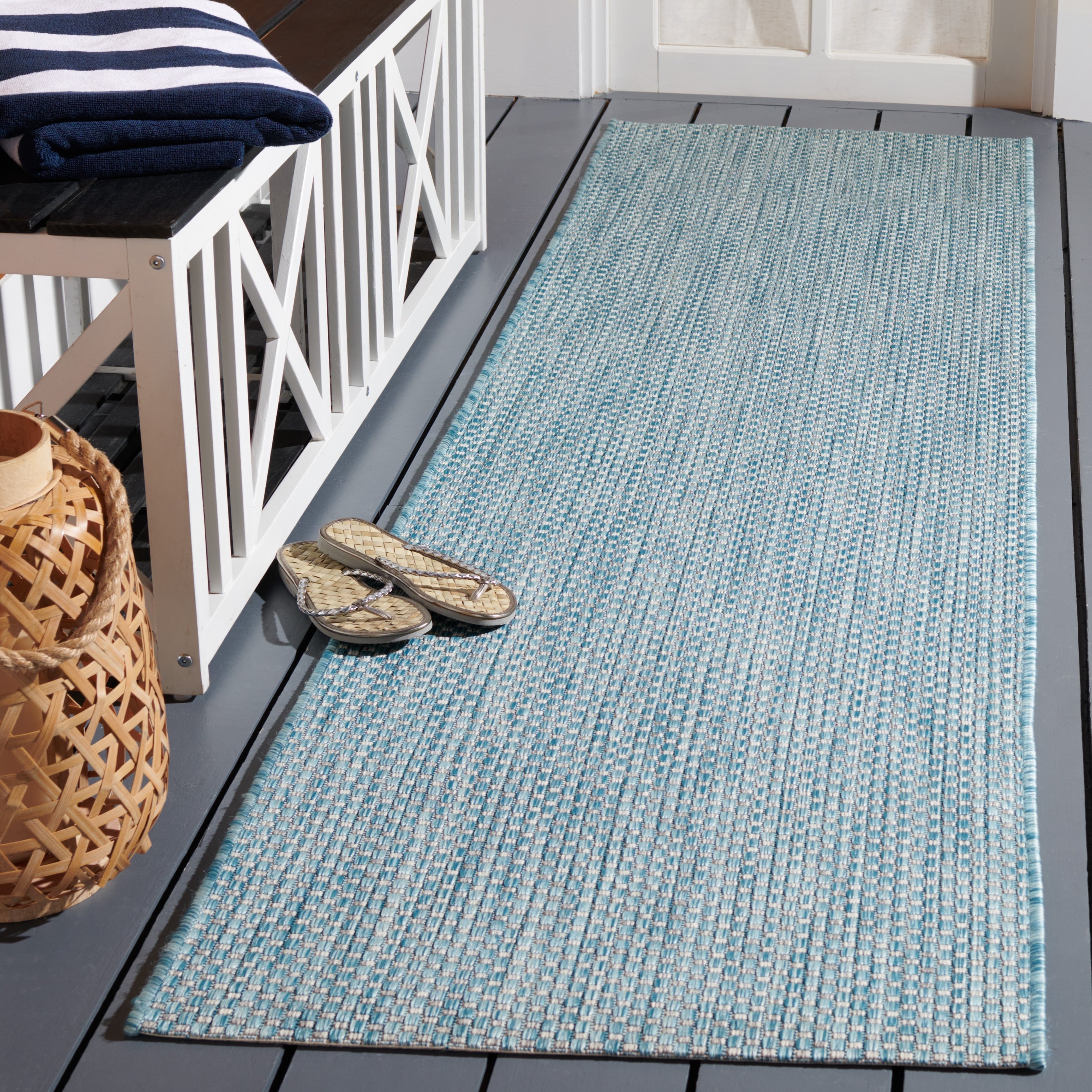 Tapis de jardin imperméable pour intérieur/extérieur SAFAVIEH Courtyard Begajeta.