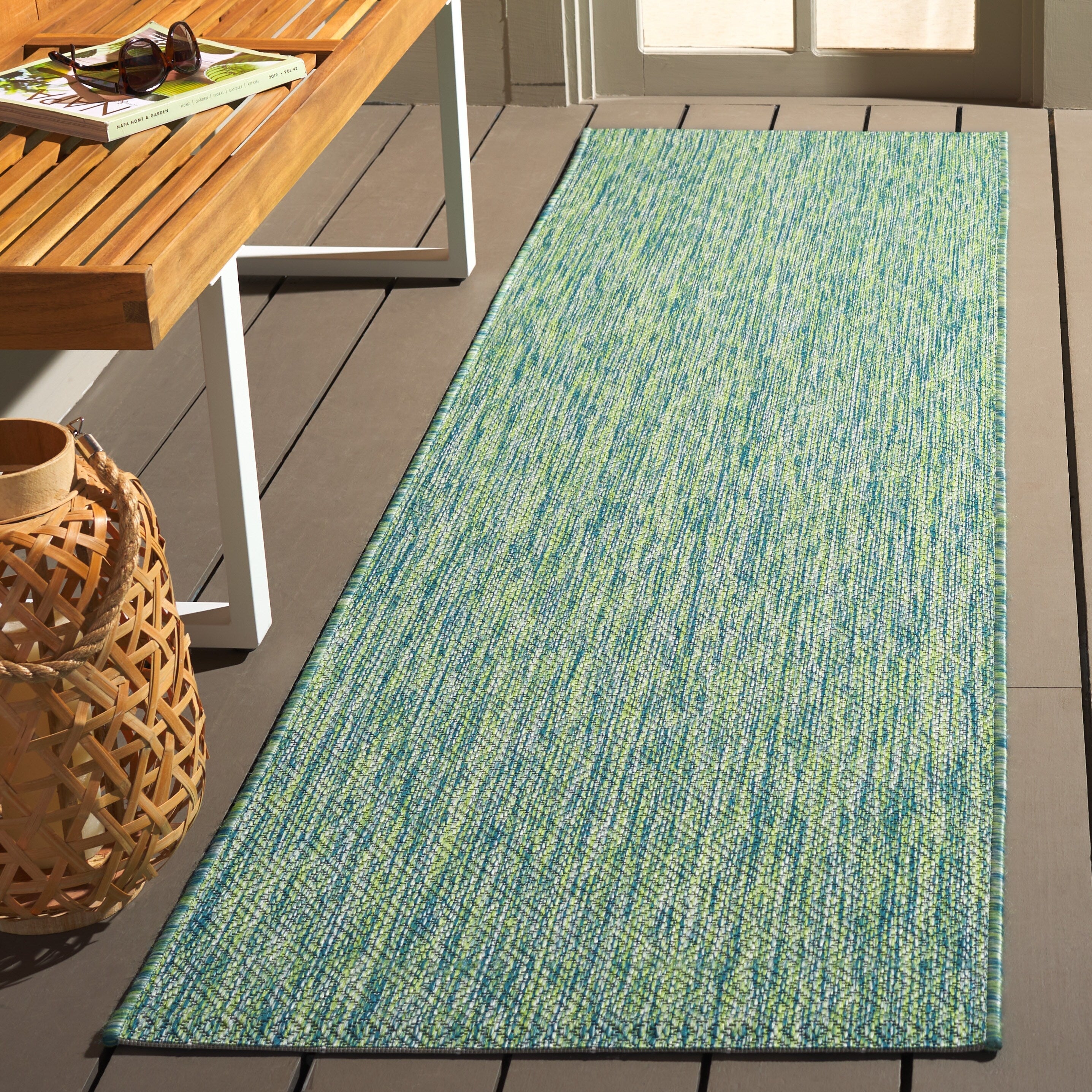 Tapis de jardin imperméable pour intérieur/extérieur SAFAVIEH Courtyard Begajeta.
