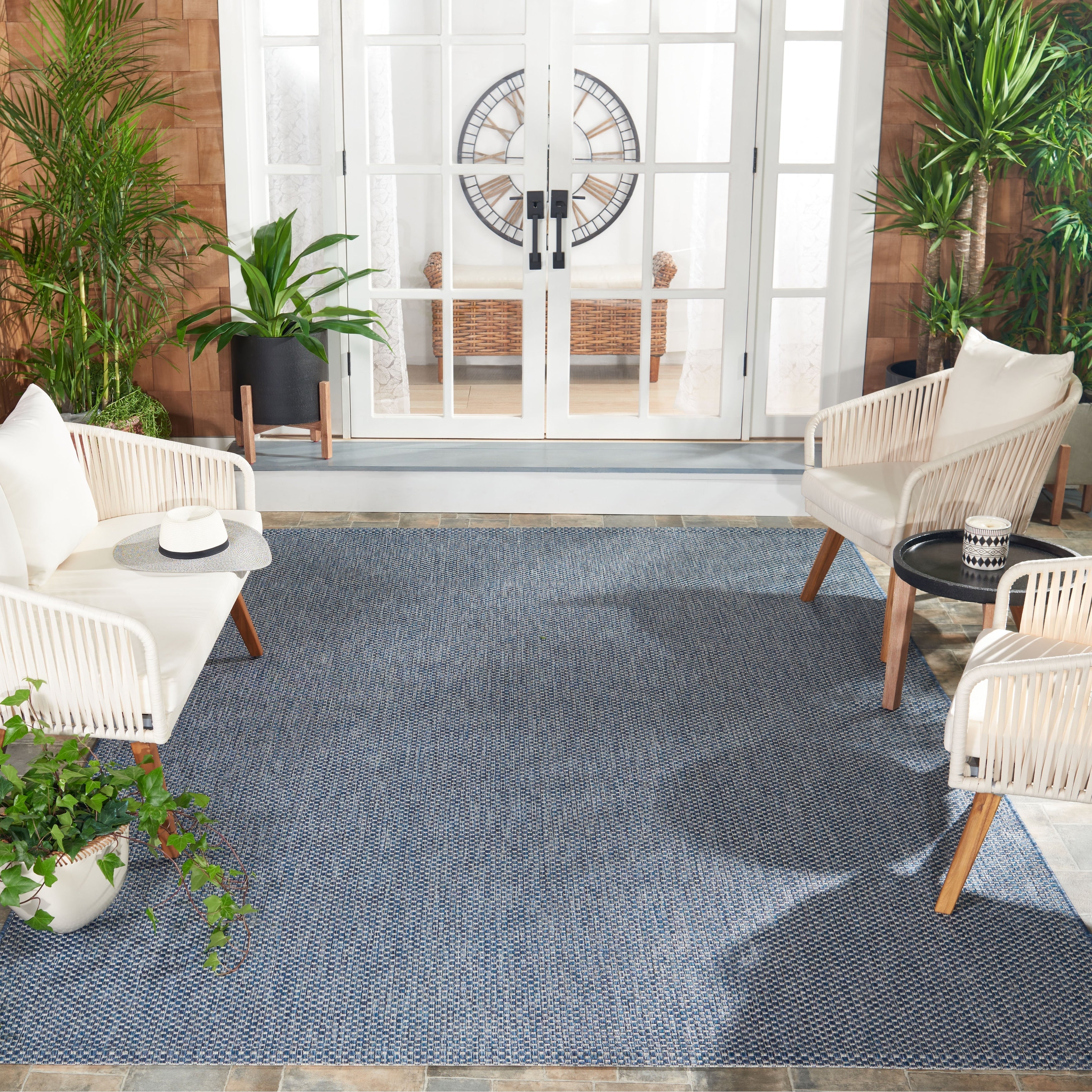 Tapis de jardin imperméable pour intérieur/extérieur SAFAVIEH Courtyard Begajeta.