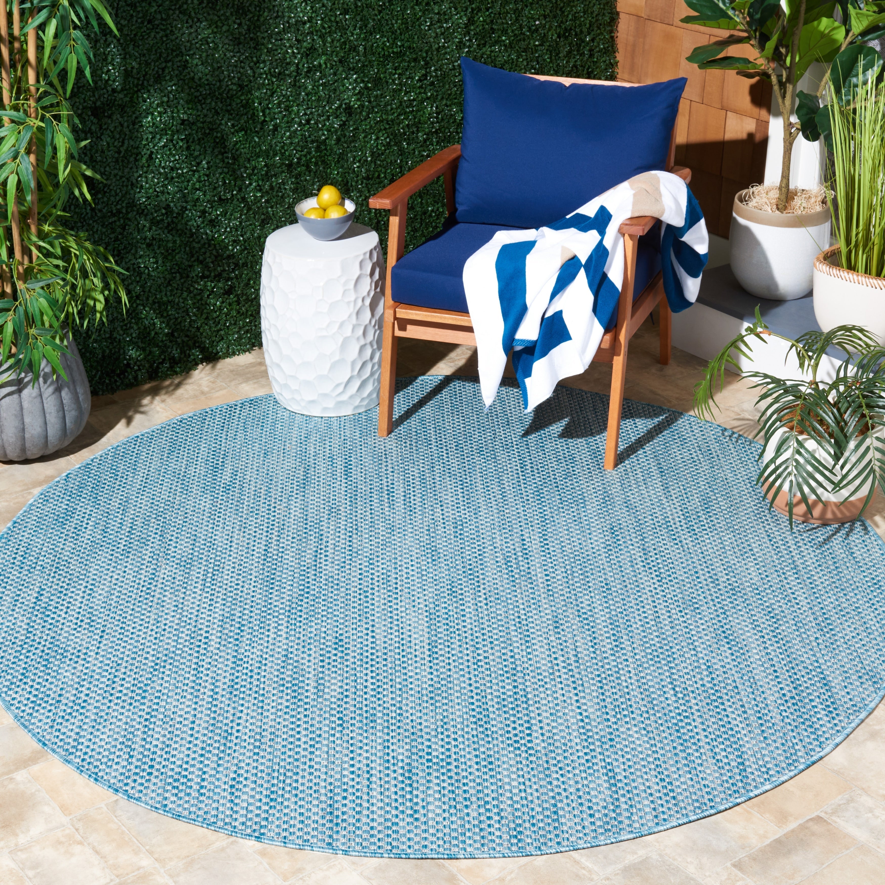 Tapis de jardin imperméable pour intérieur/extérieur SAFAVIEH Courtyard Begajeta.