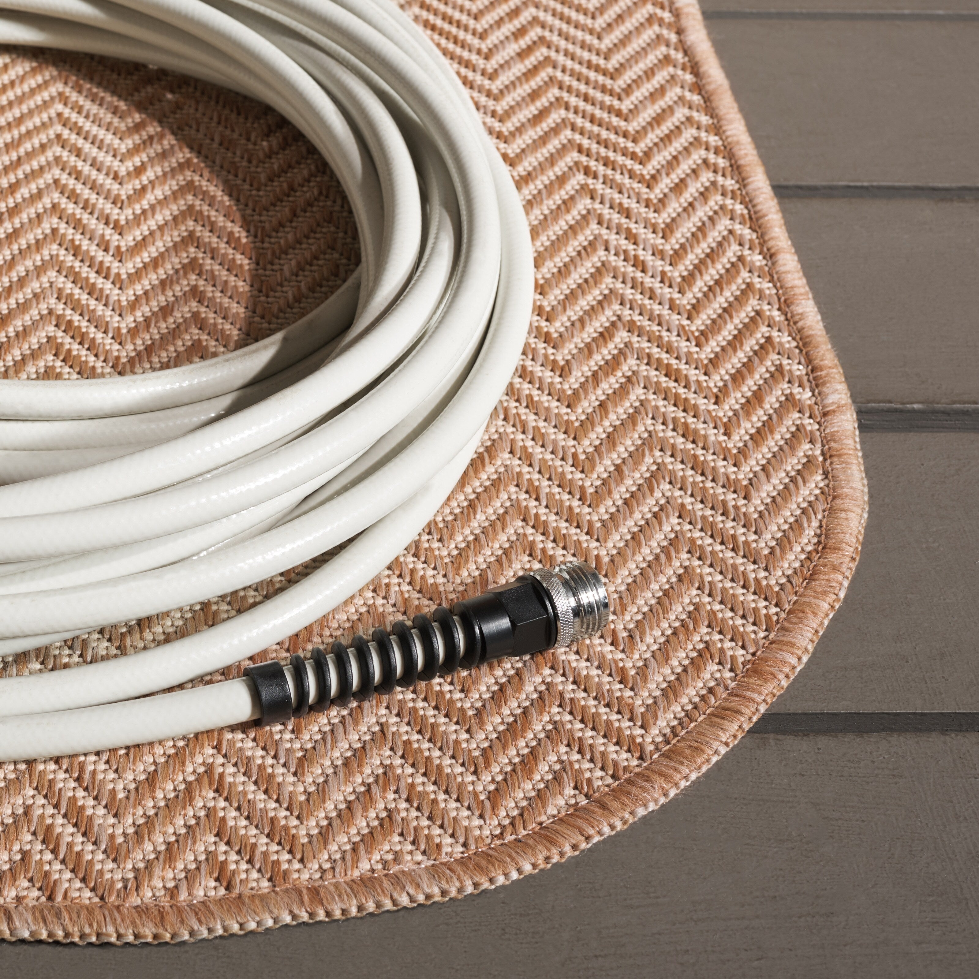 Tapis de jardin imperméable pour intérieur/extérieur SAFAVIEH Courtyard Ilmur