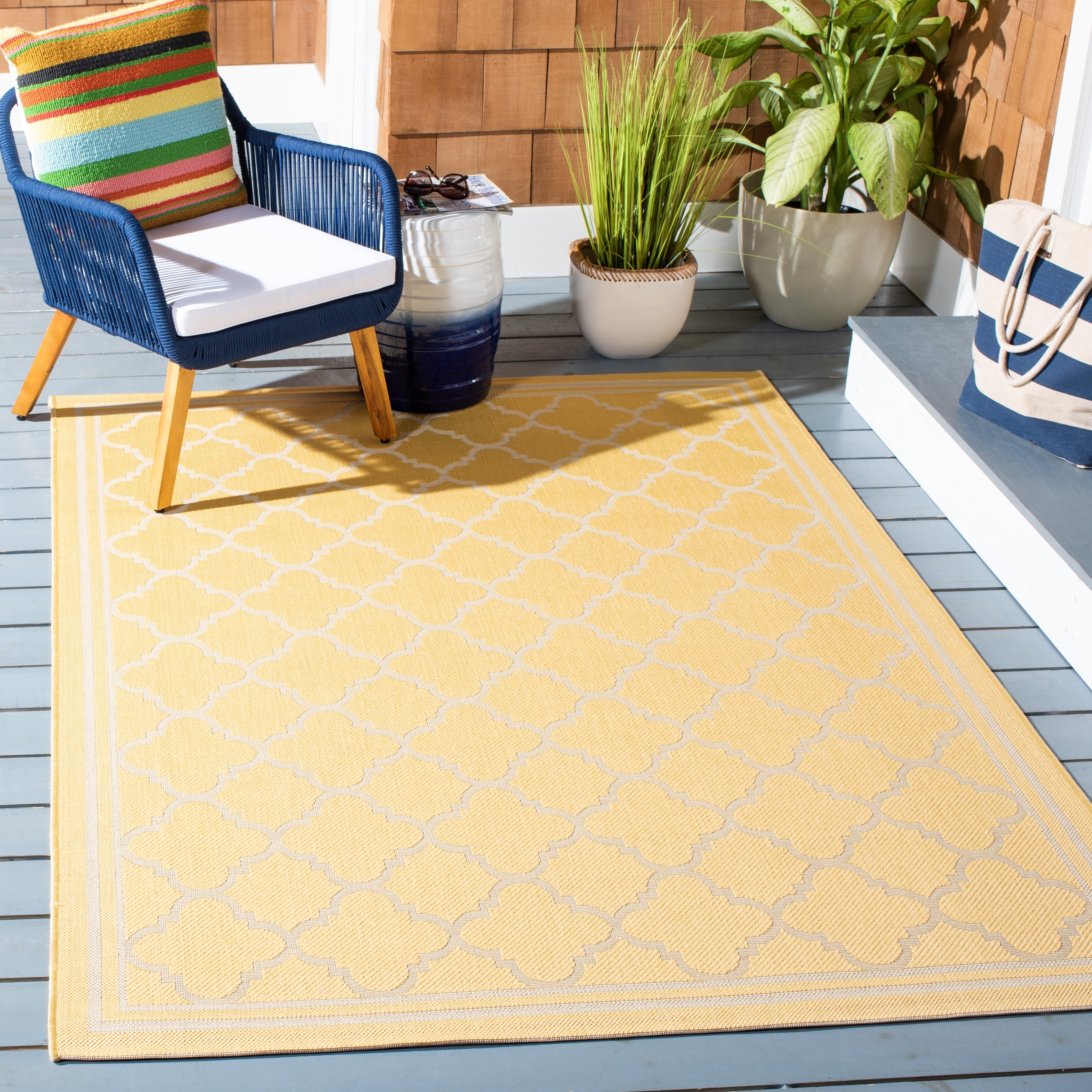 Tapis de jardin imperméable d'intérieur/extérieur SAFAVIEH Courtyard Kristelle
