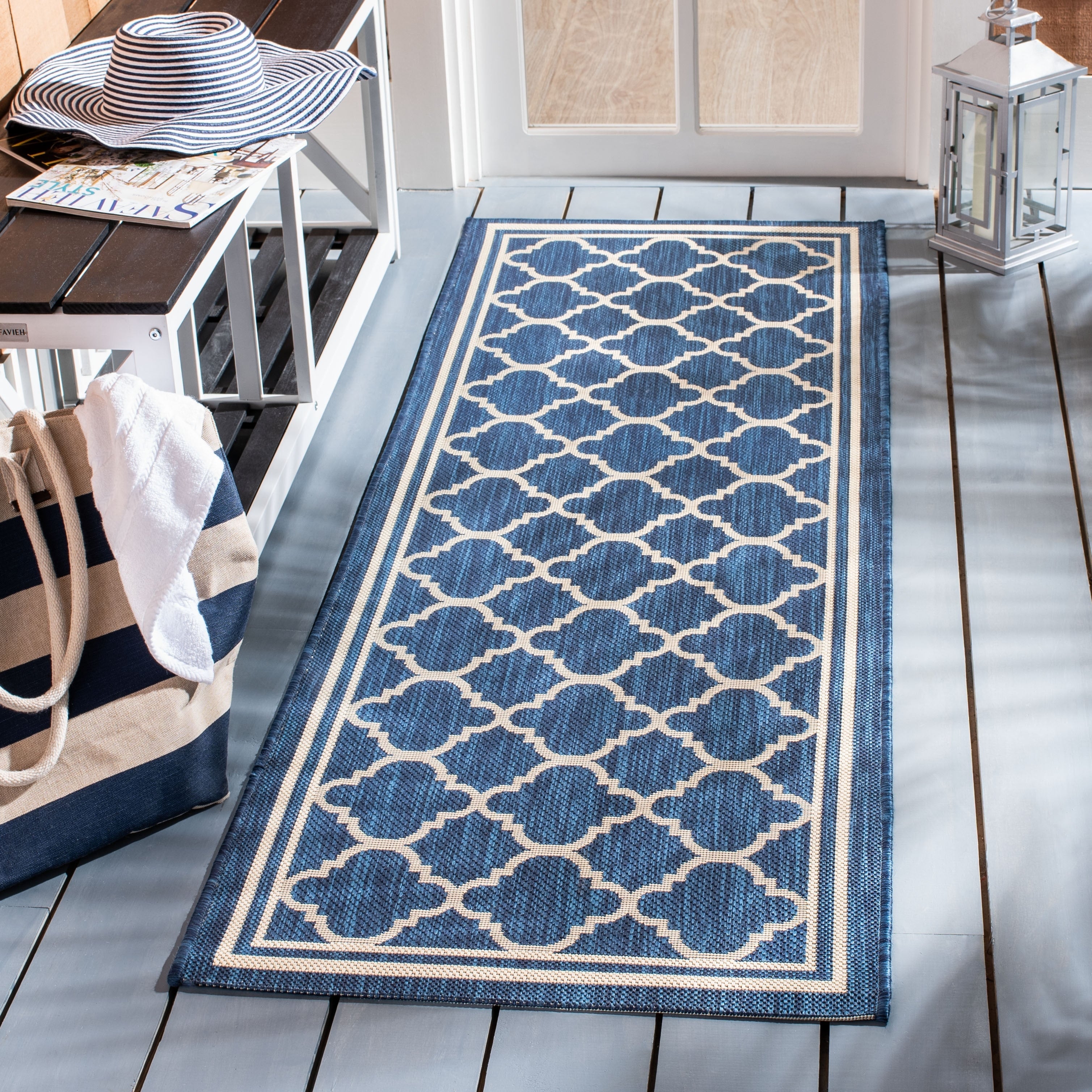 Tapis de jardin imperméable d'intérieur/extérieur SAFAVIEH Courtyard Kristelle