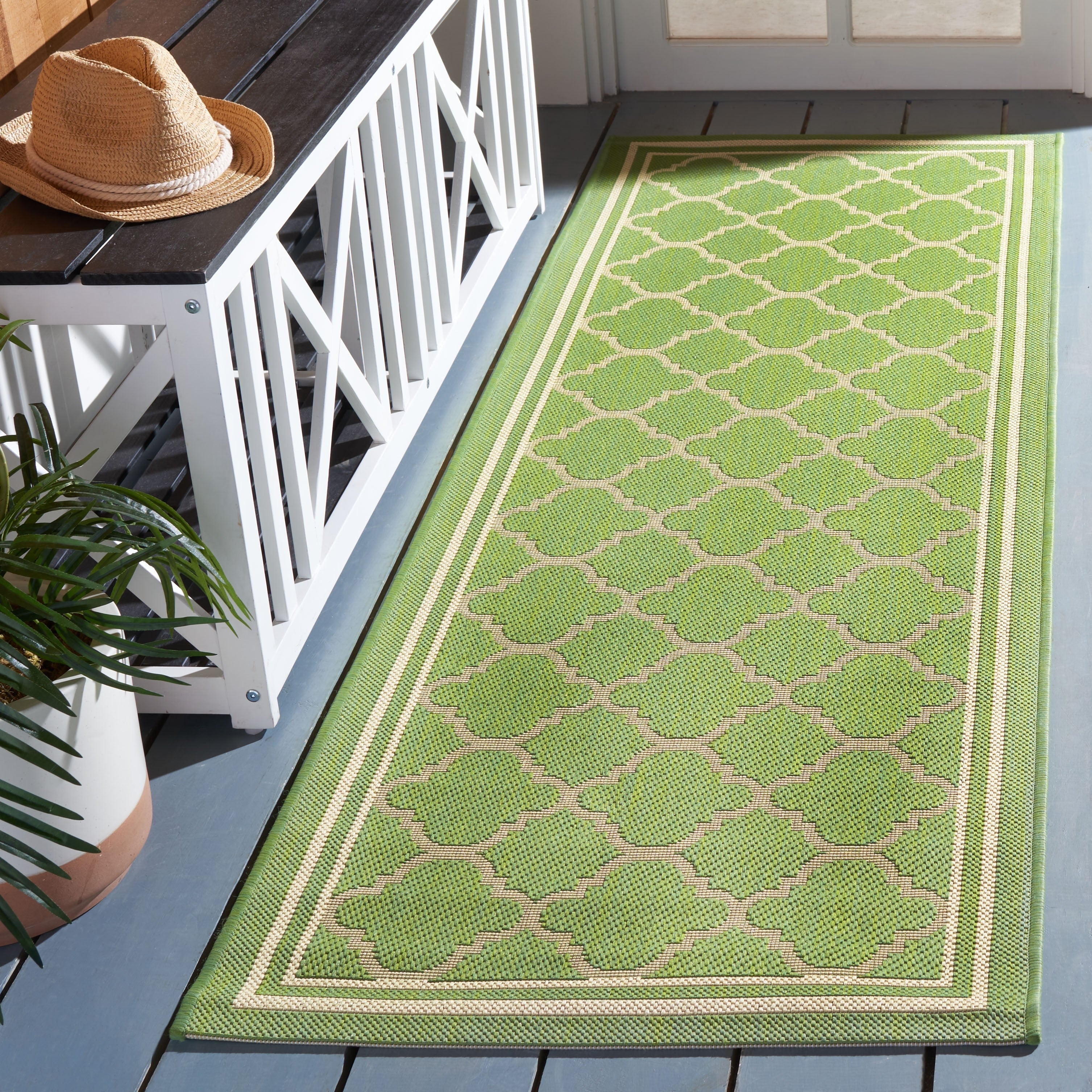 Tapis de jardin imperméable d'intérieur/extérieur SAFAVIEH Courtyard Kristelle