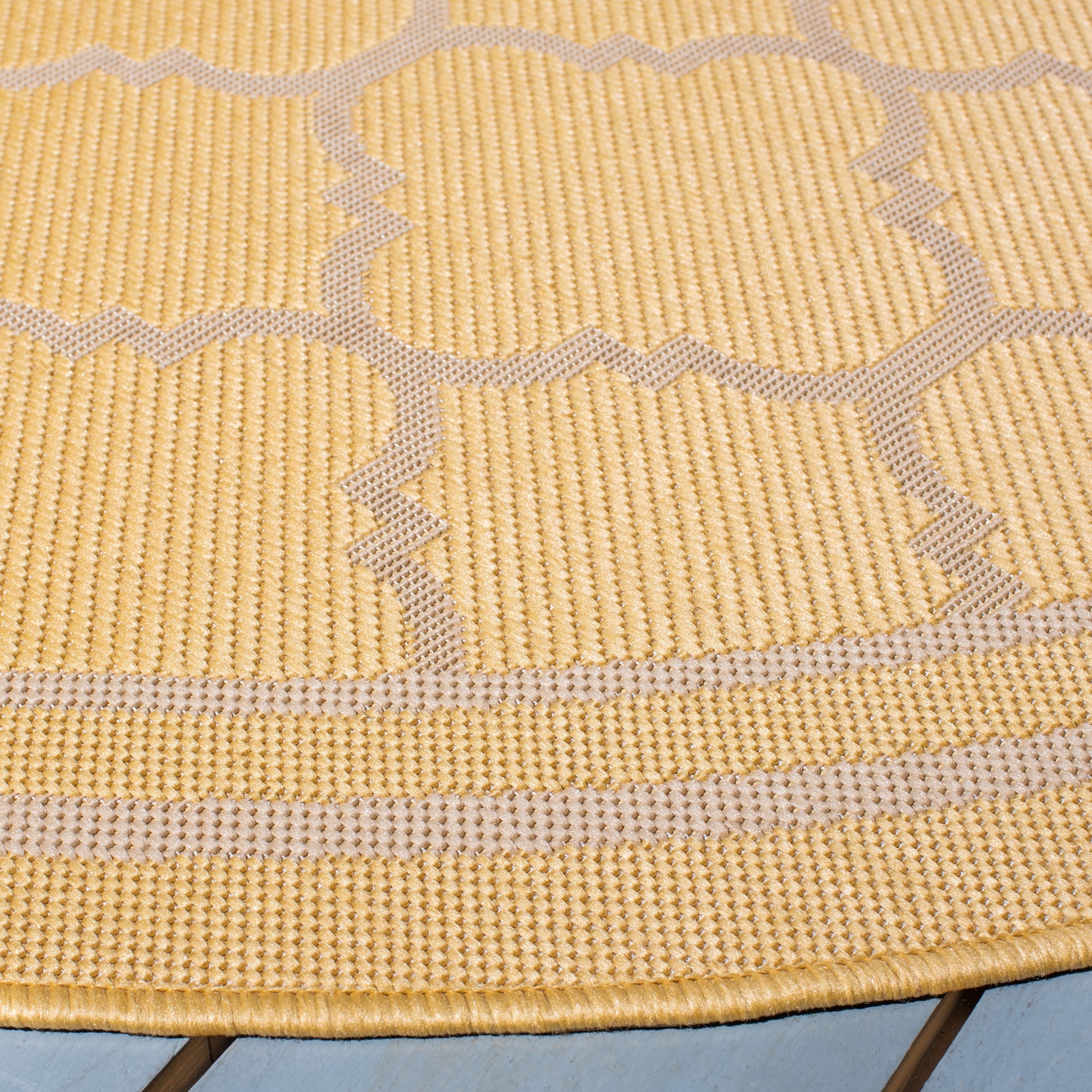 Tapis de jardin imperméable d'intérieur/extérieur SAFAVIEH Courtyard Kristelle