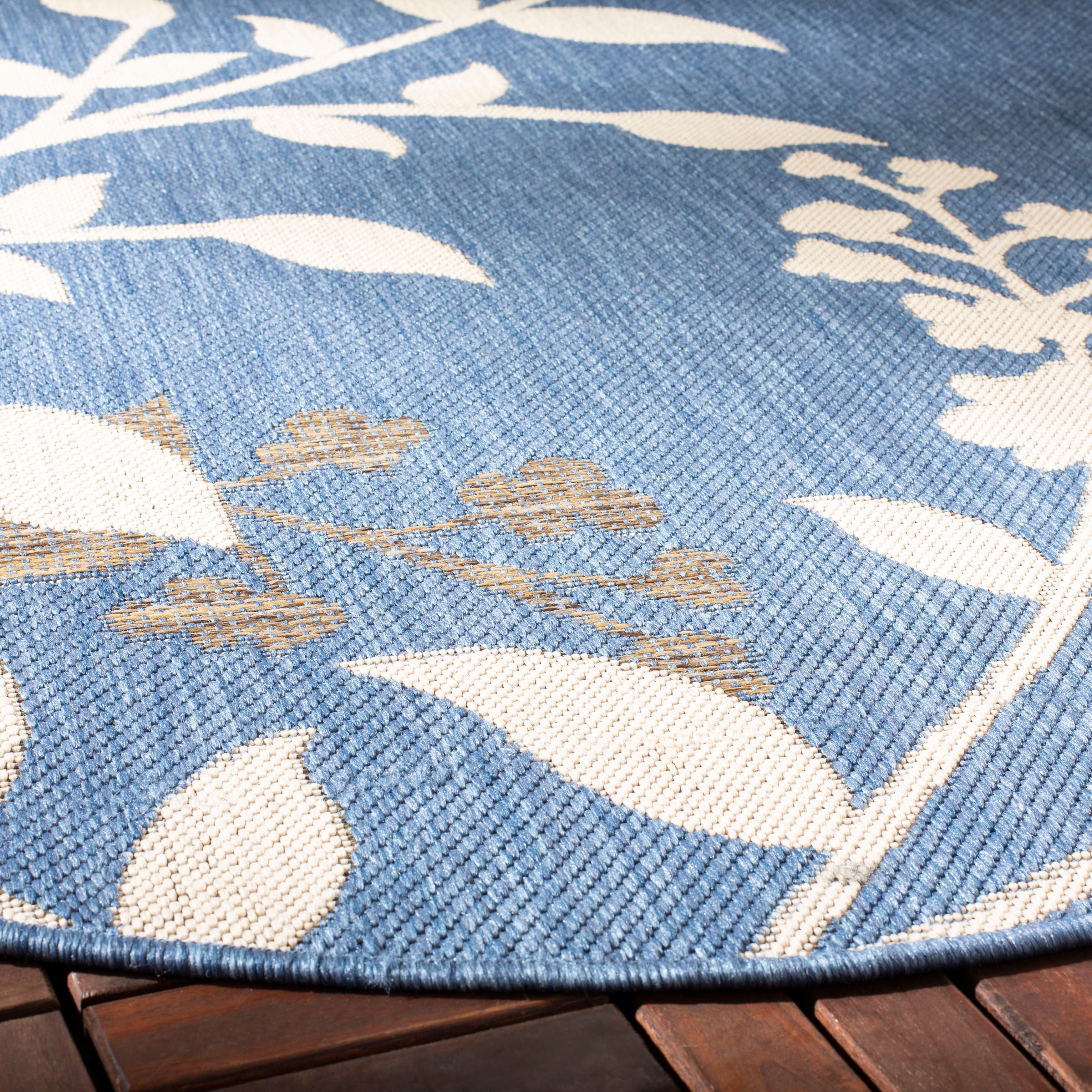 Tapis de jardin imperméable d'intérieur/extérieur SAFAVIEH Courtyard Luann Botanical