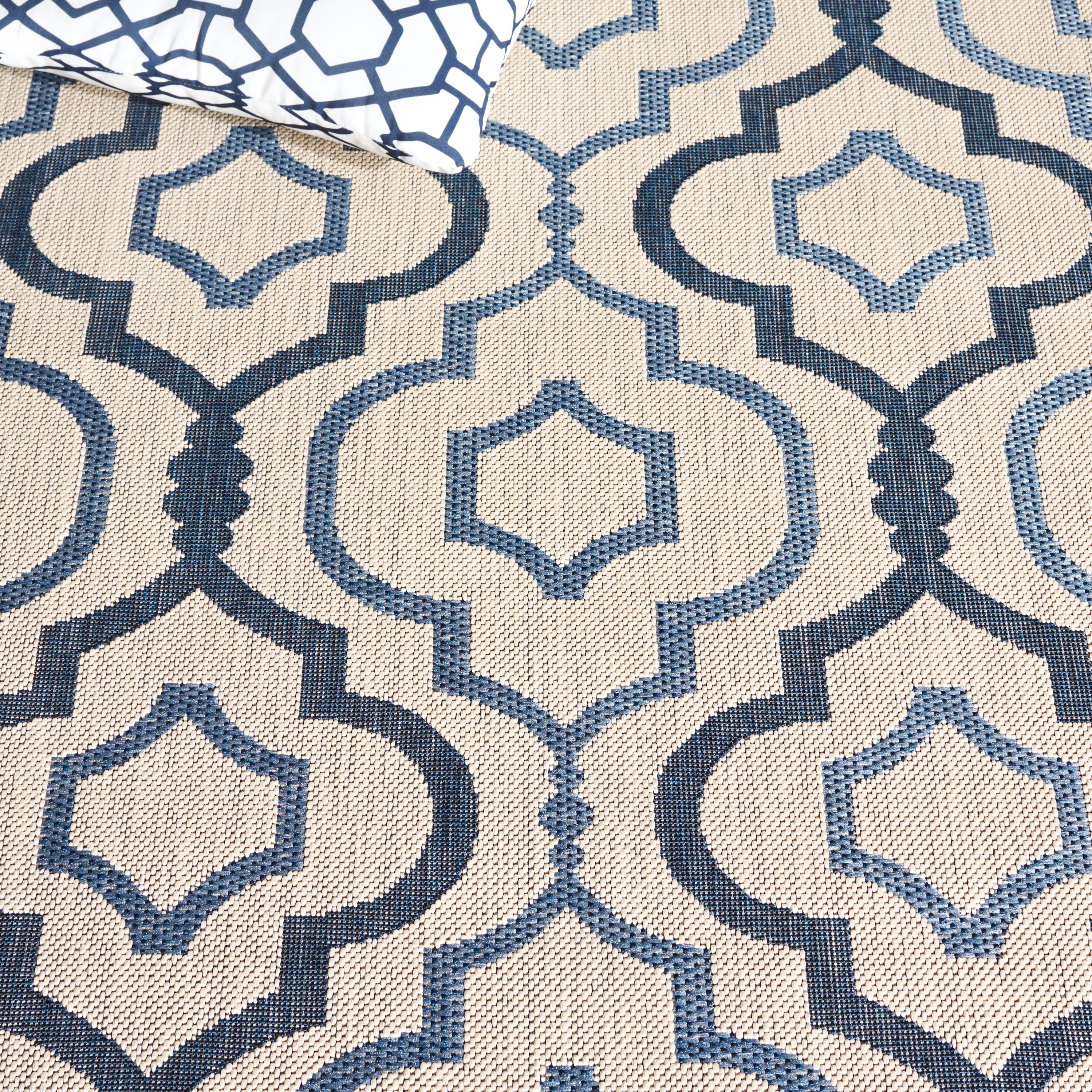 Tapis de jardin imperméable pour intérieur/extérieur SAFAVIEH Courtyard Oyvor