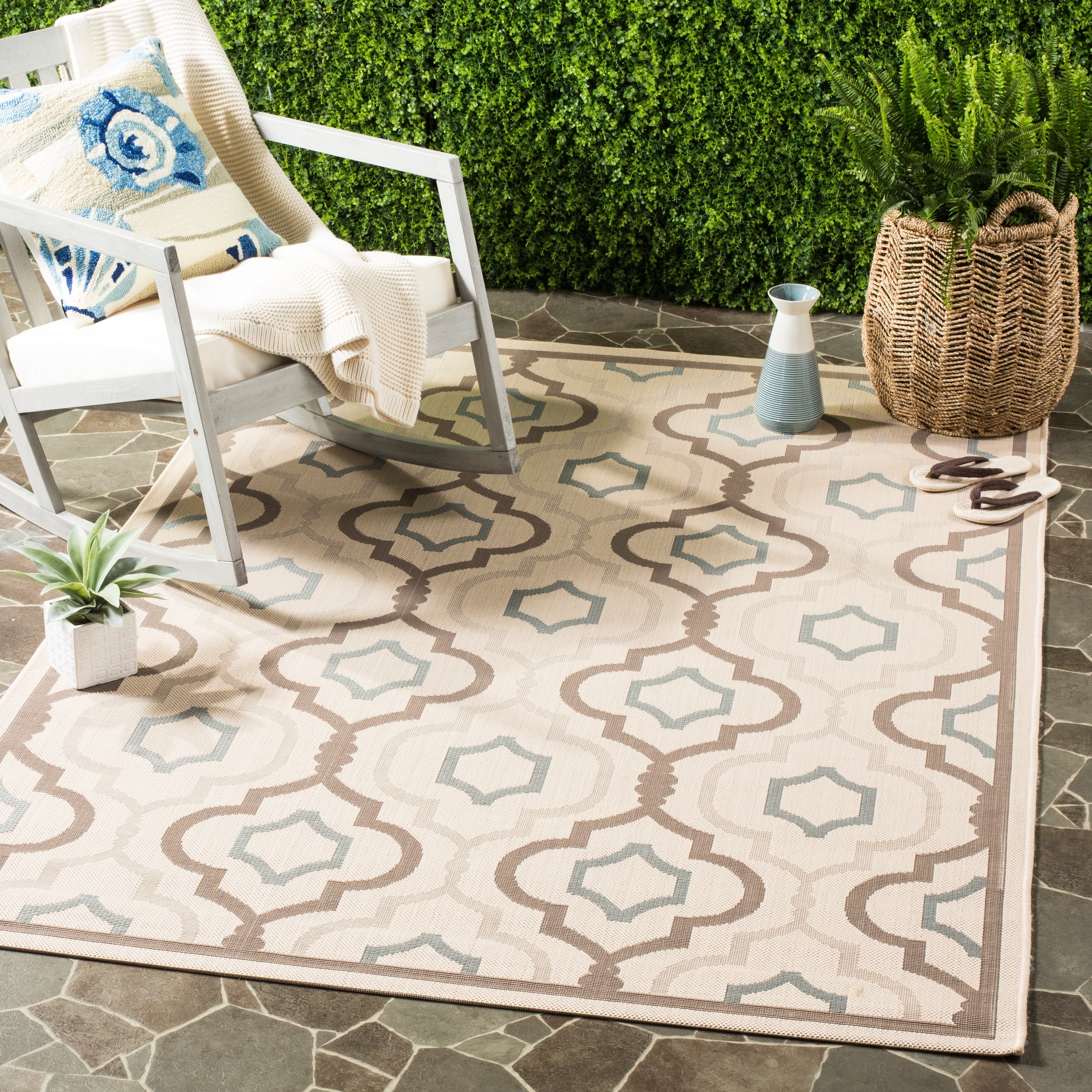 Tapis de jardin imperméable pour intérieur/extérieur SAFAVIEH Courtyard Oyvor
