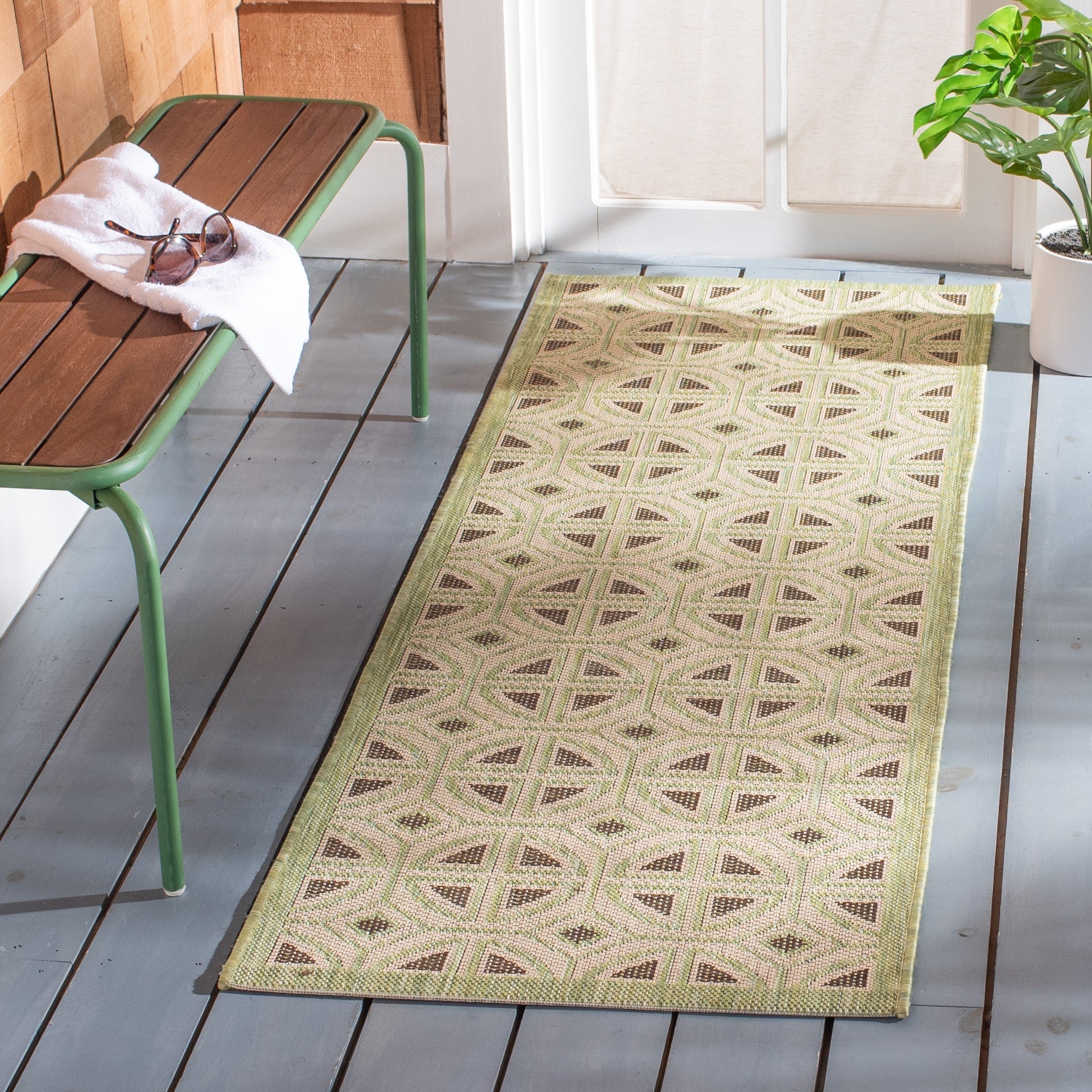 Tapis de jardin imperméable pour intérieur/extérieur SAFAVIEH Courtyard Saundra