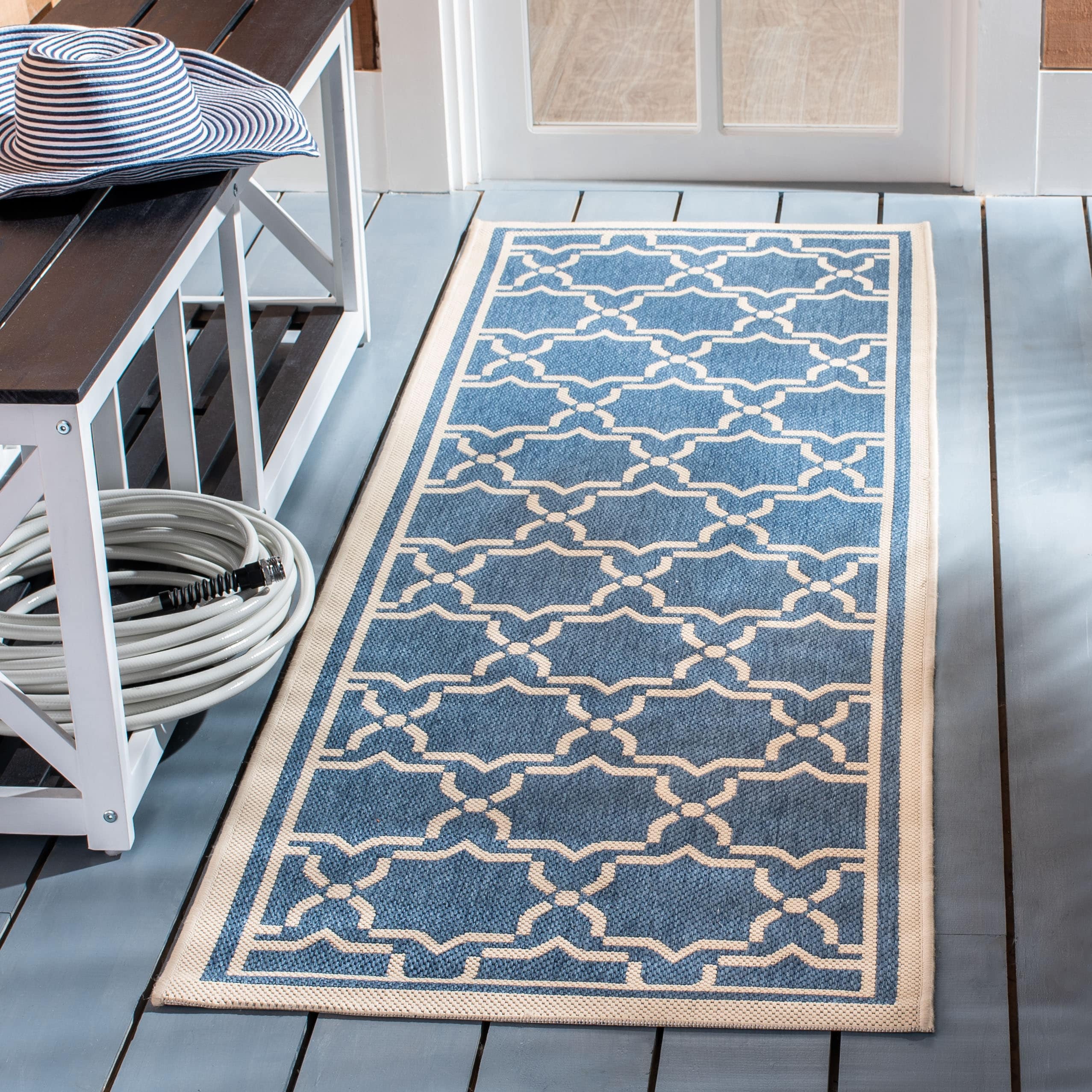 Tapis de jardin imperméable d'intérieur/extérieur SAFAVIEH Courtyard Thomasina