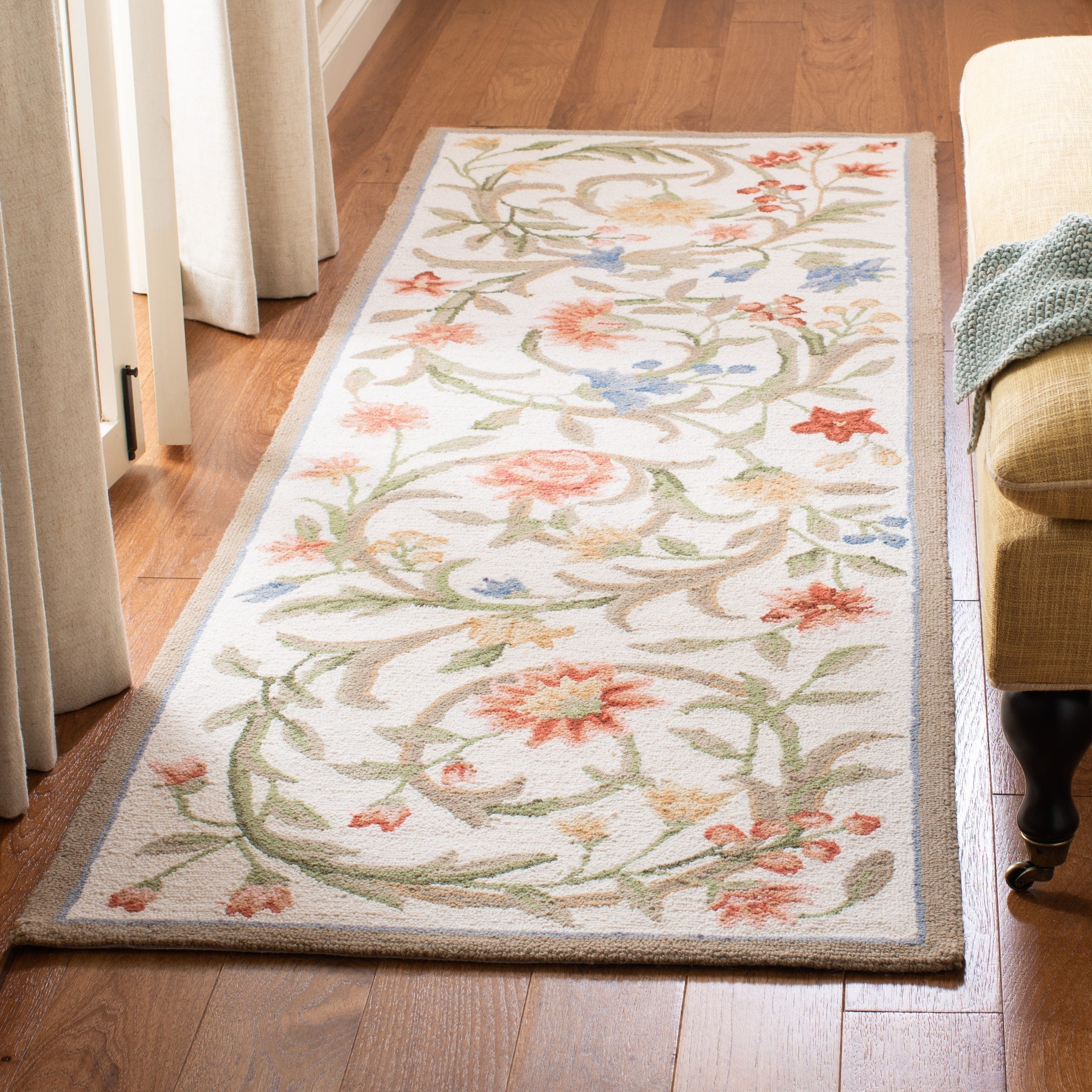 SAFAVIEH Fait Main Chelsea Jacomine French Country Floral Scroll Laine