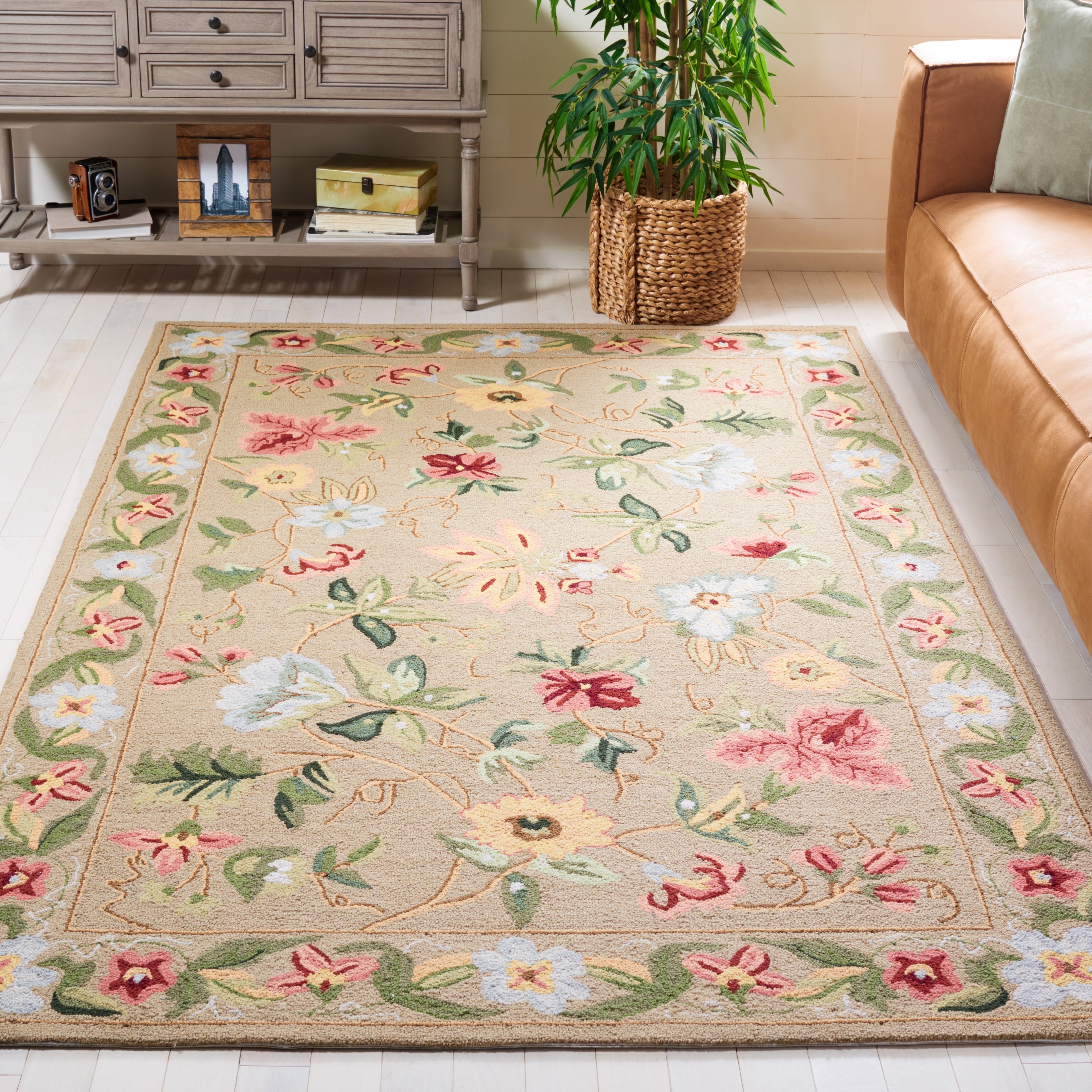 Tapis en laine floral Chelsea Yauhenia fait main SAFAVIEH de style campagnard français