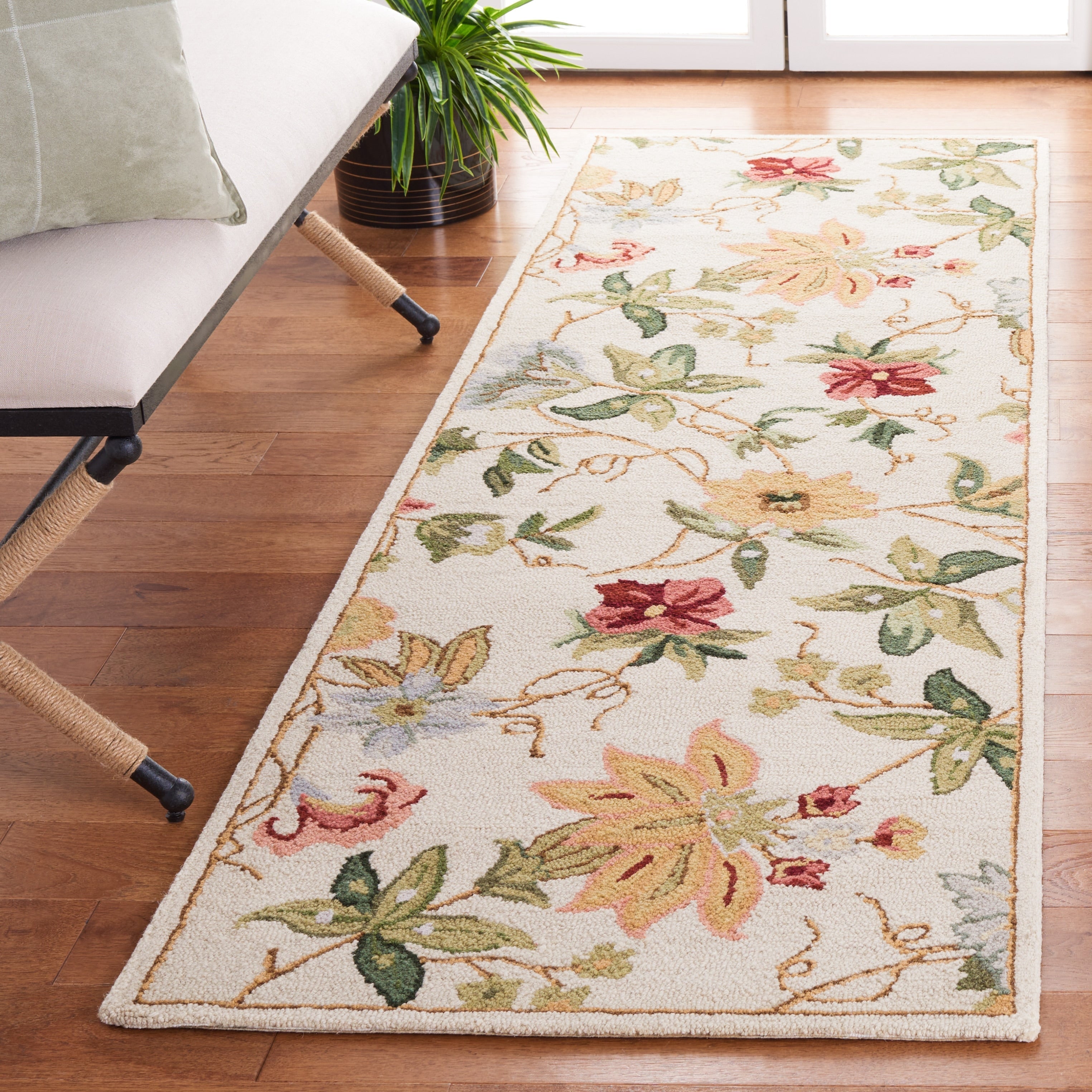Tapis en laine floral Chelsea Yauhenia fait main SAFAVIEH de style campagnard français