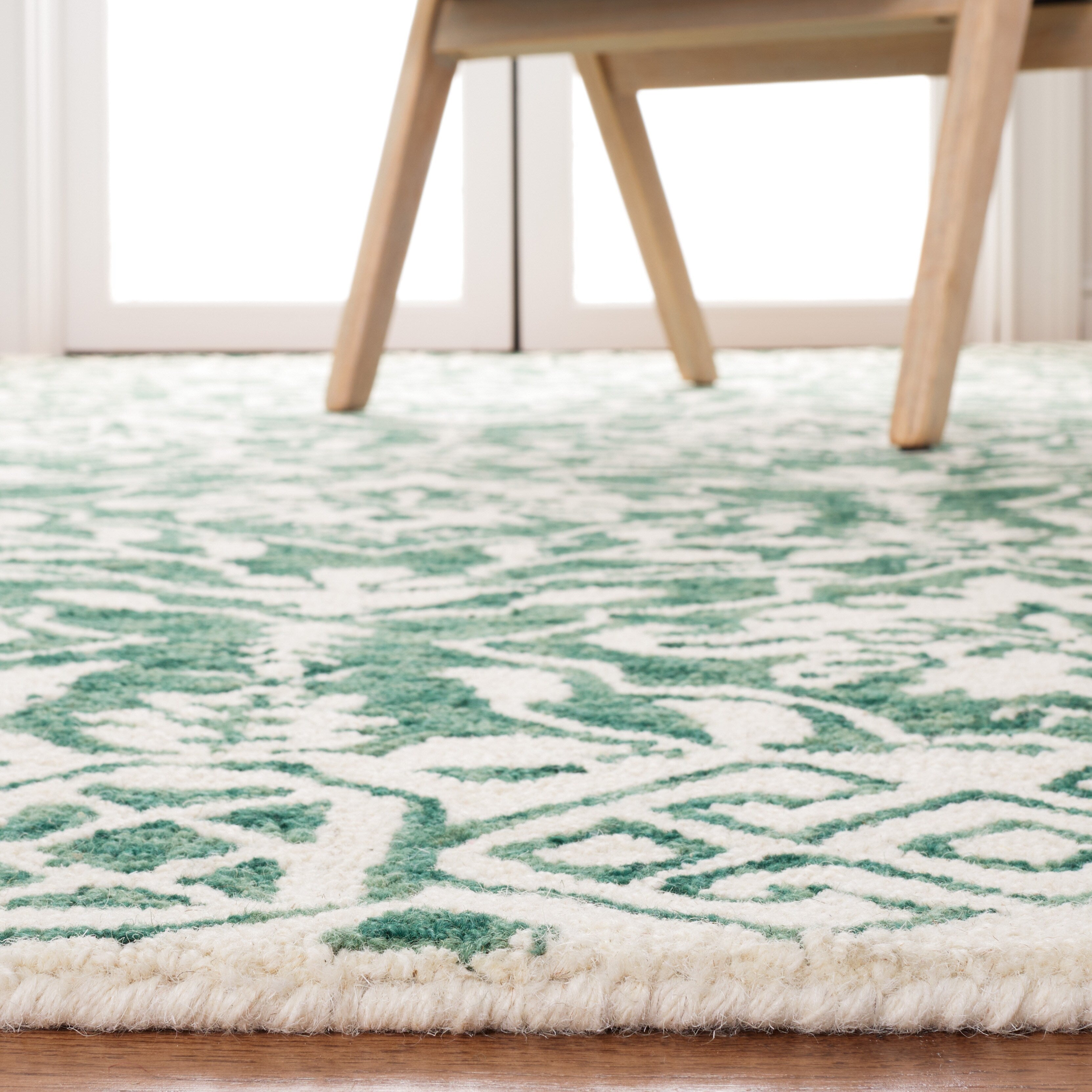 Tapis en laine florale Elvedina fait main SAFAVIEH, teint par immersion