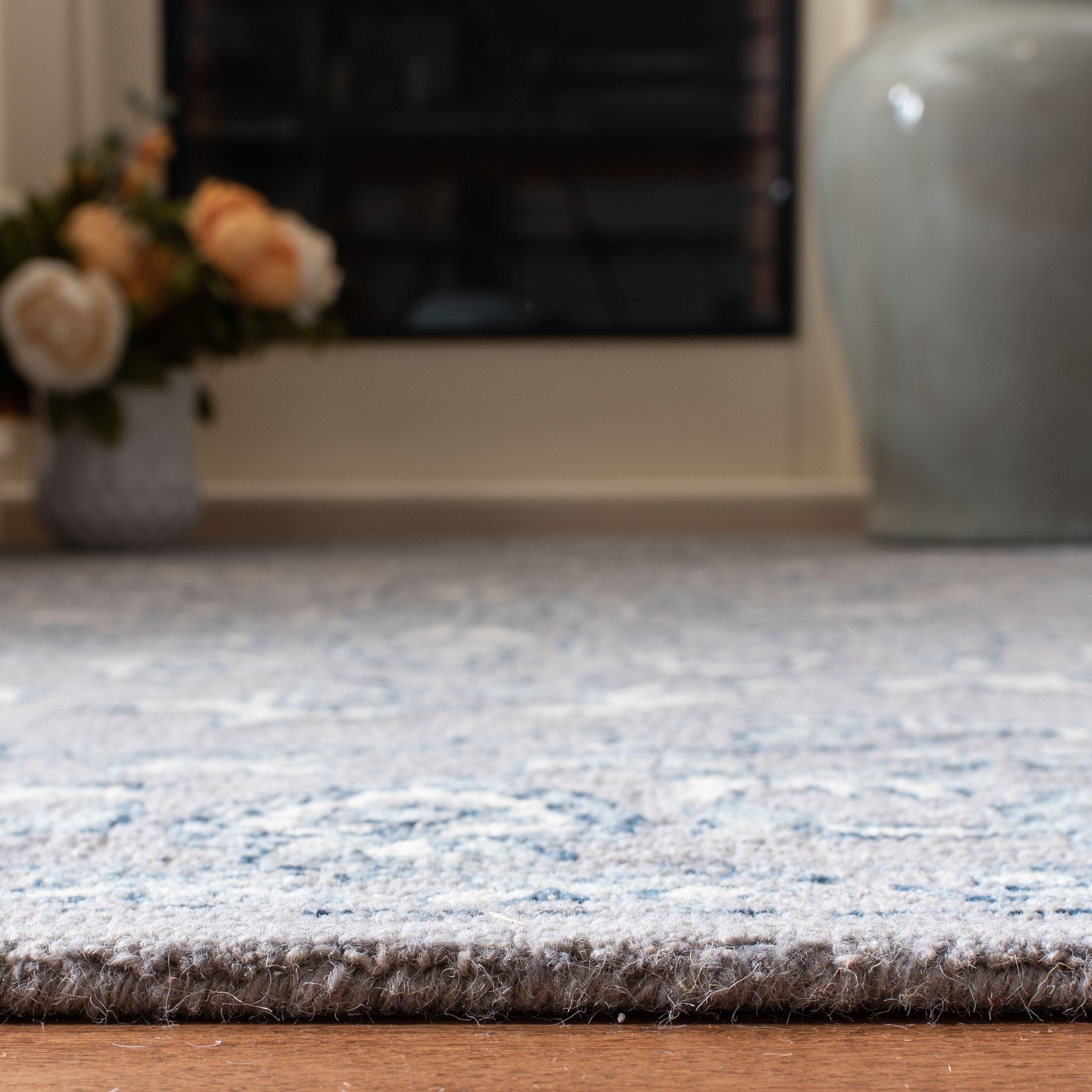 Tapis en laine Torbjorg fait main en micro-boucles SAFAVIEH