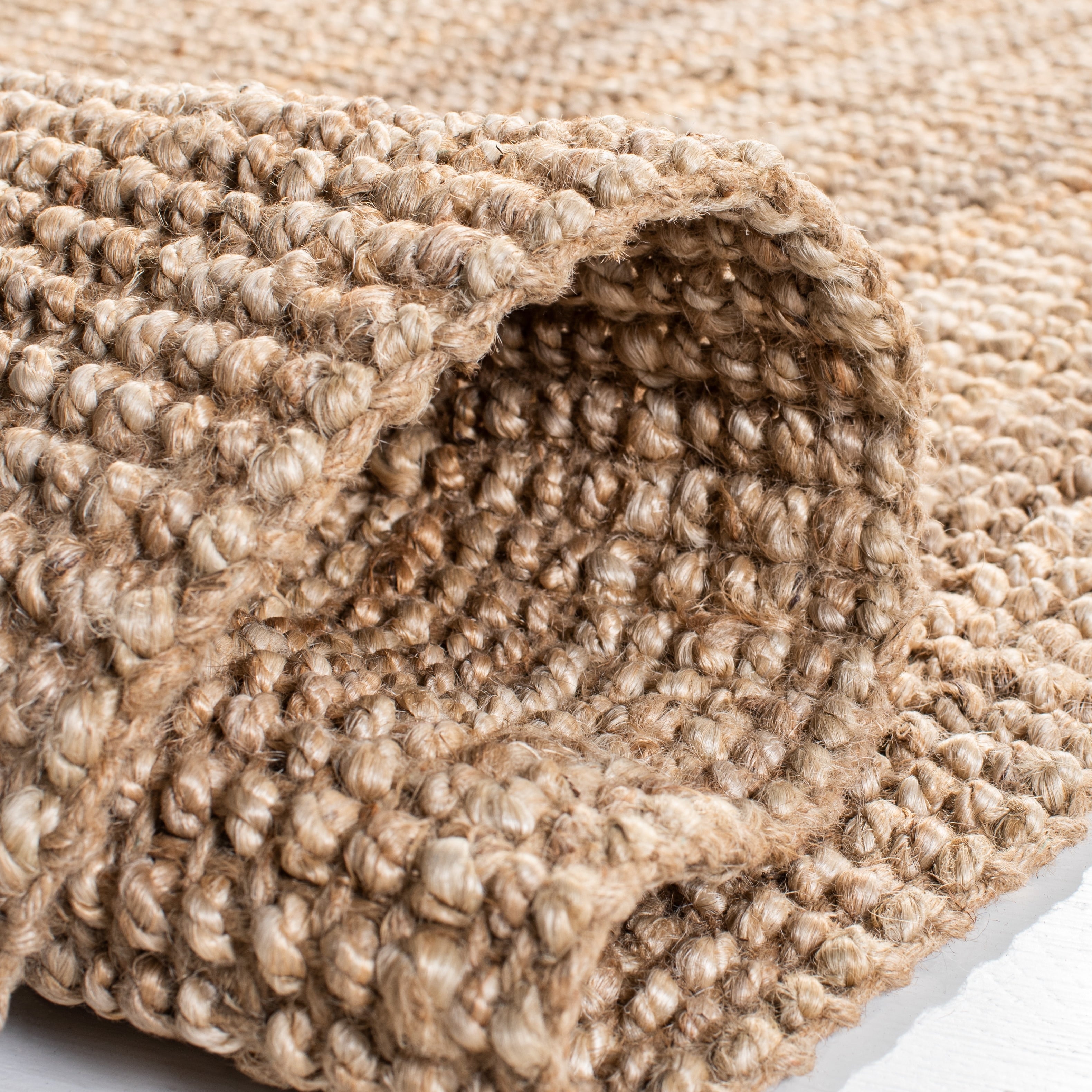 Tapis Mirnesa en jute fait main en fibre naturelle avec franges SAFAVIEH