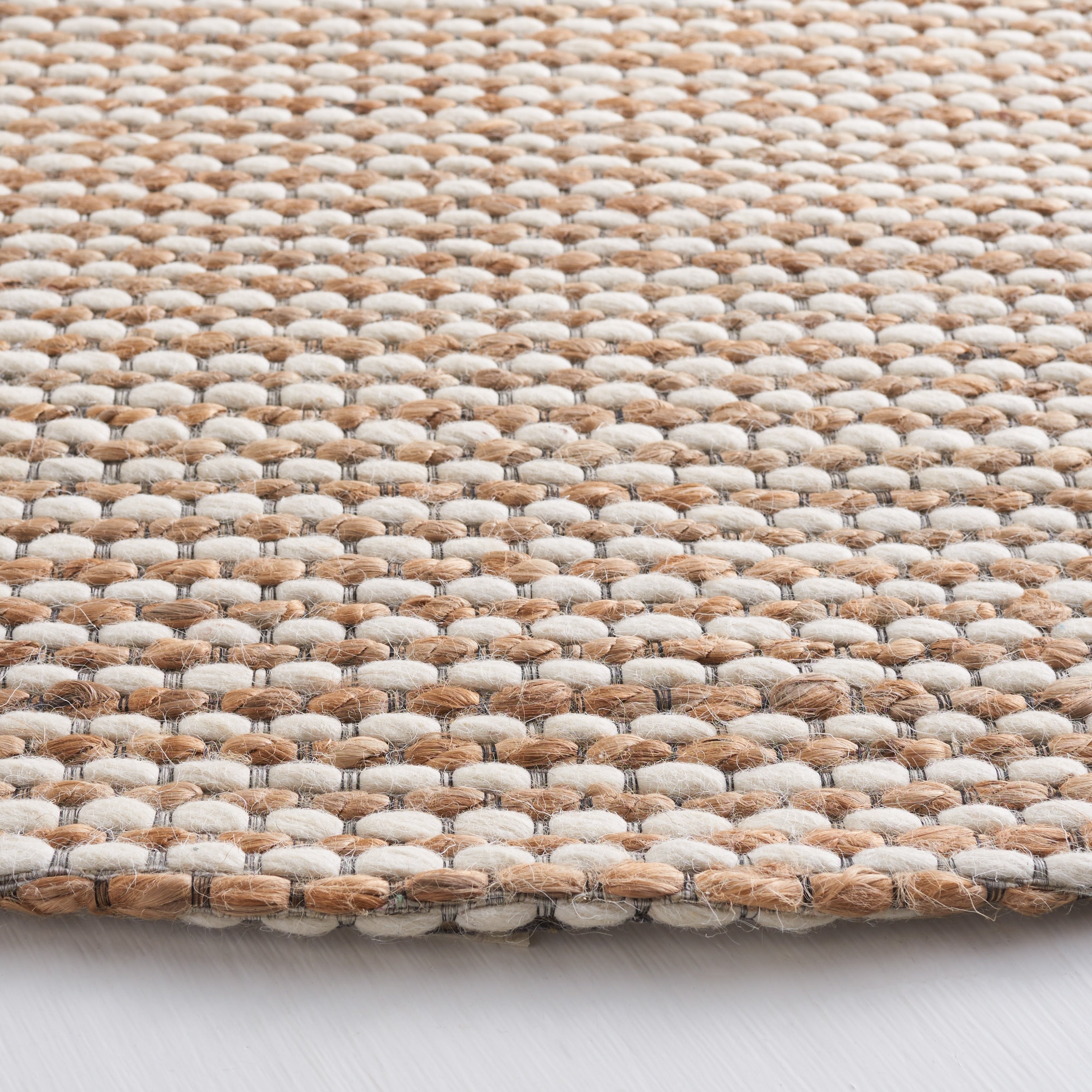 Tapis SAFAVIEH fait main en fibre naturelle Yareli jute et laine.