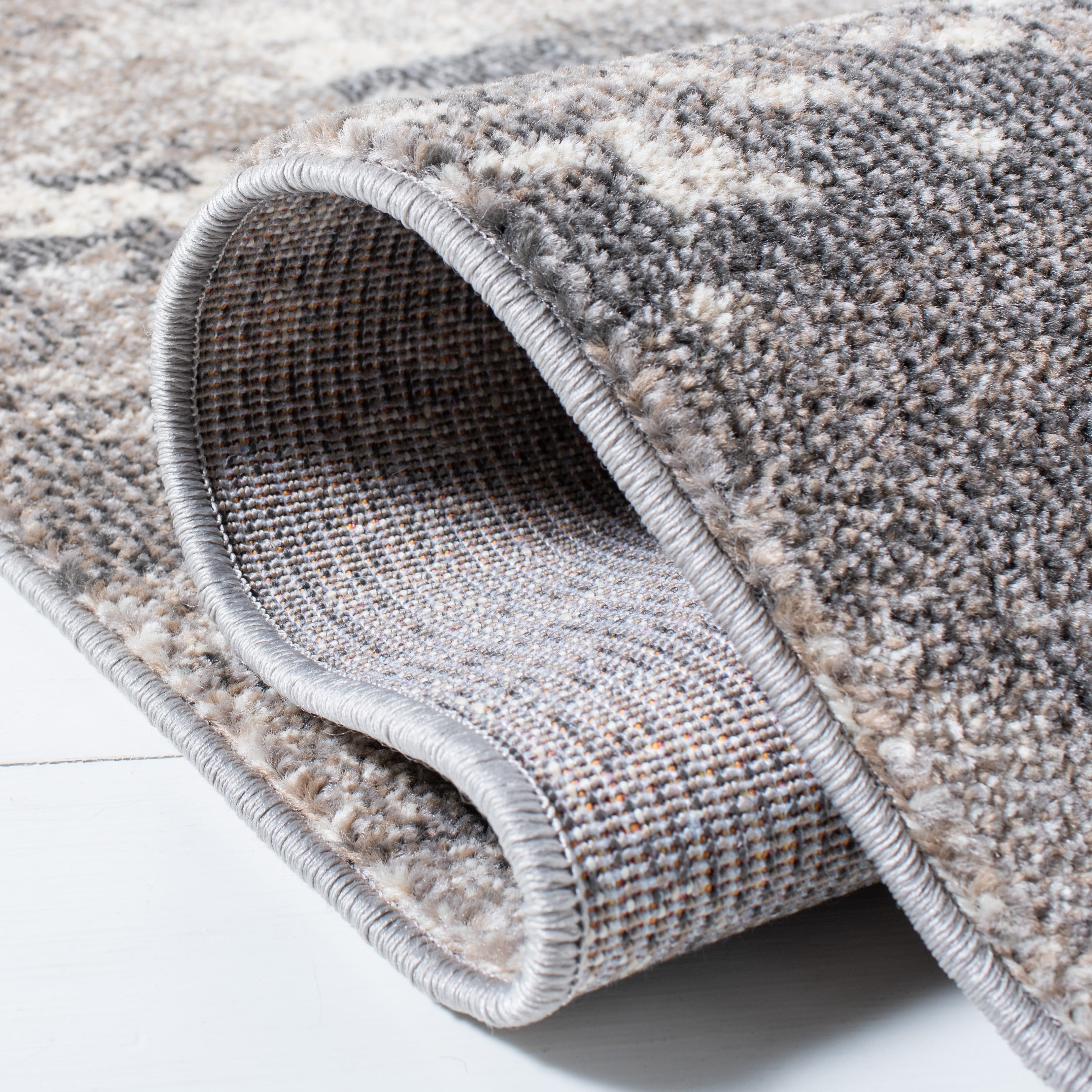 Tapis abstrait moderne SAFAVIEH Madison Lawanda