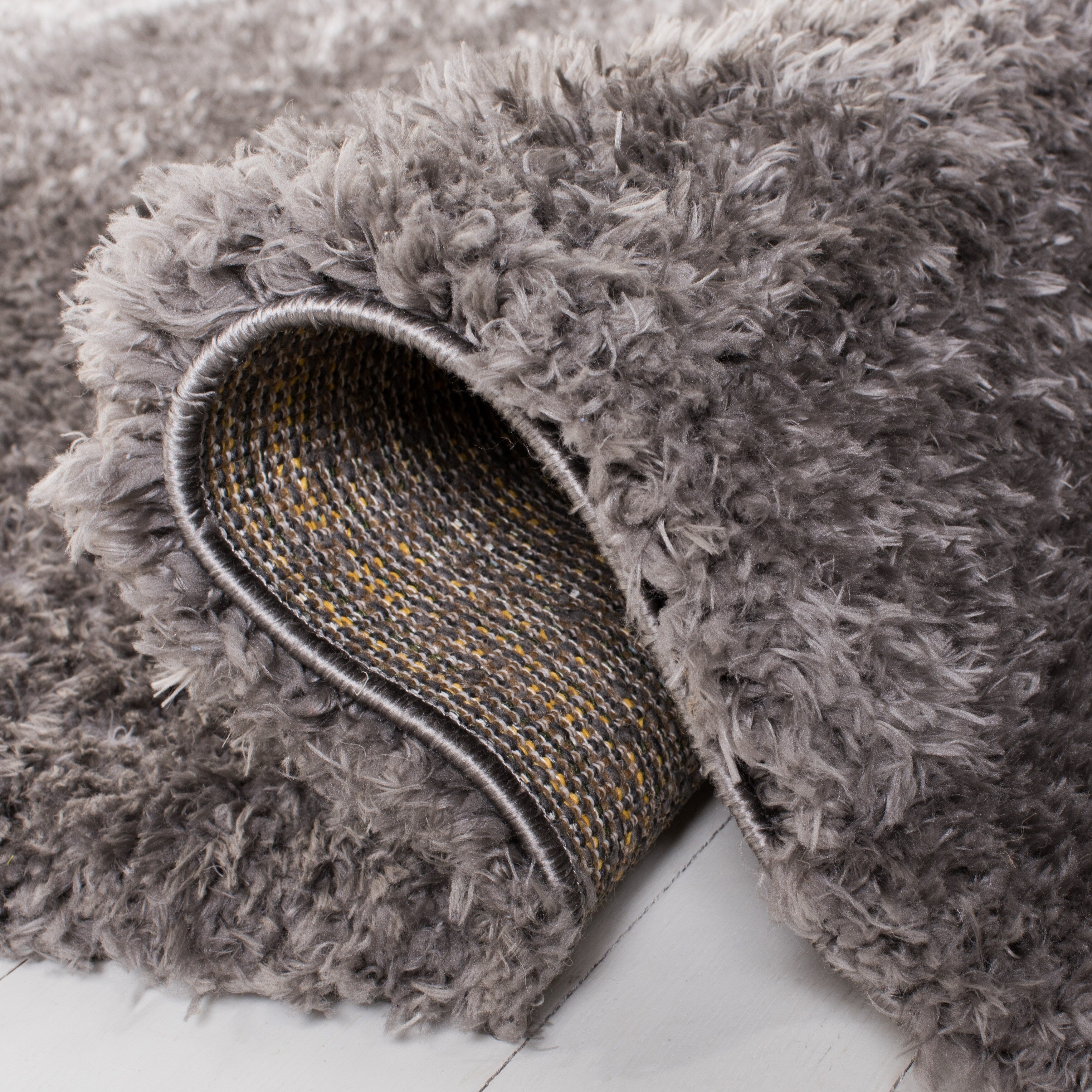 Tapis SAFAVIEH Madrid Shag Soledad solide de 2 pouces d'épaisseur